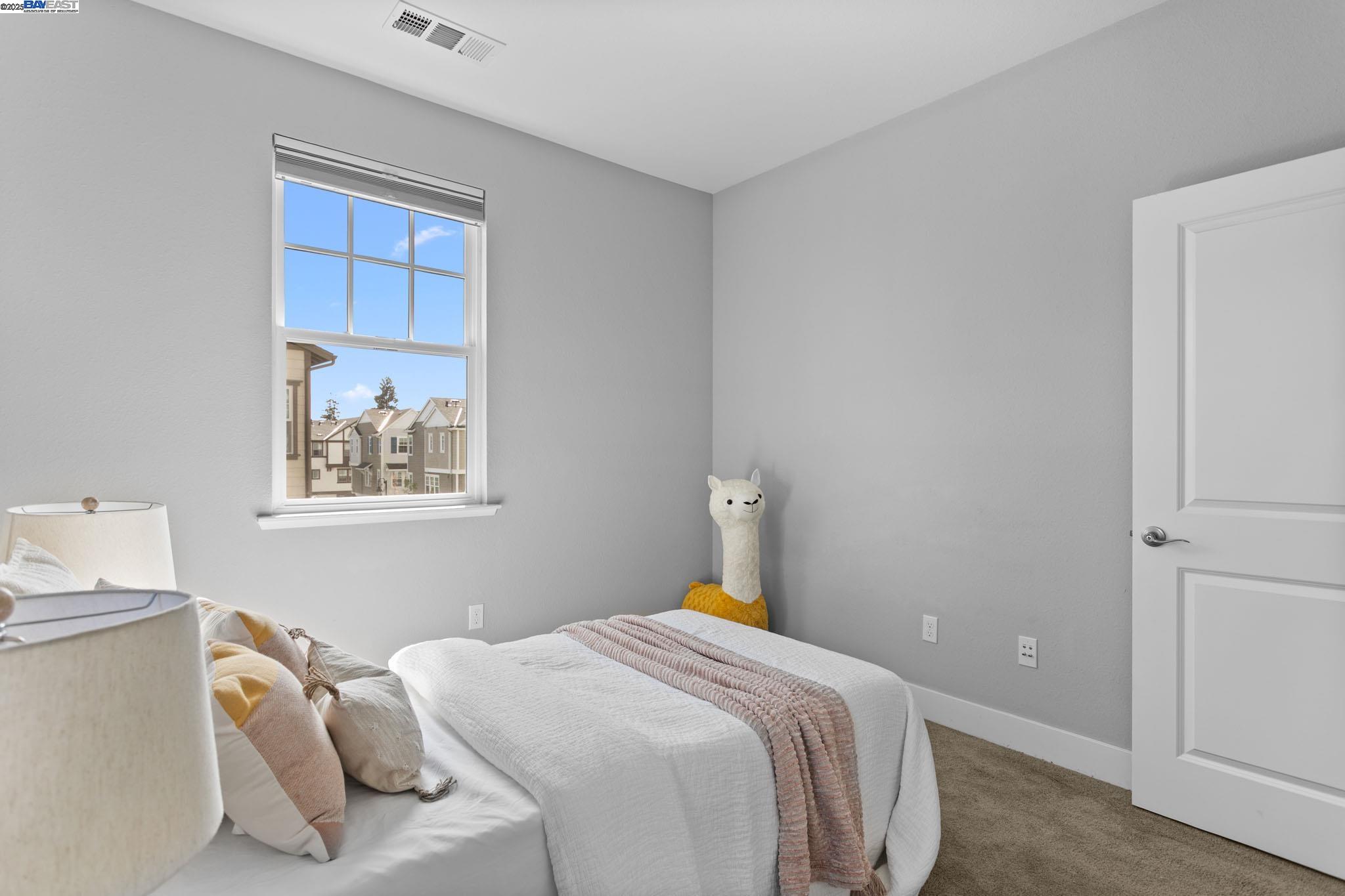 Detail Gallery Image 29 of 42 For 1032 Barberry Terrace, Sunnyvale,  CA 94086 - 4 Beds | 3/1 Baths
