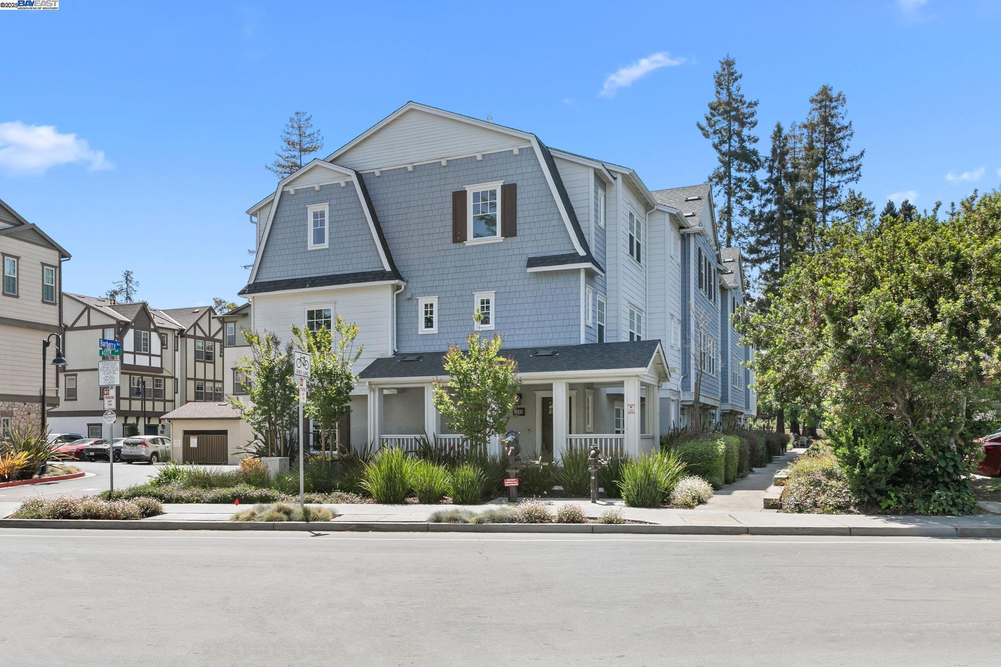 Detail Gallery Image 37 of 42 For 1032 Barberry Terrace, Sunnyvale,  CA 94086 - 4 Beds | 3/1 Baths