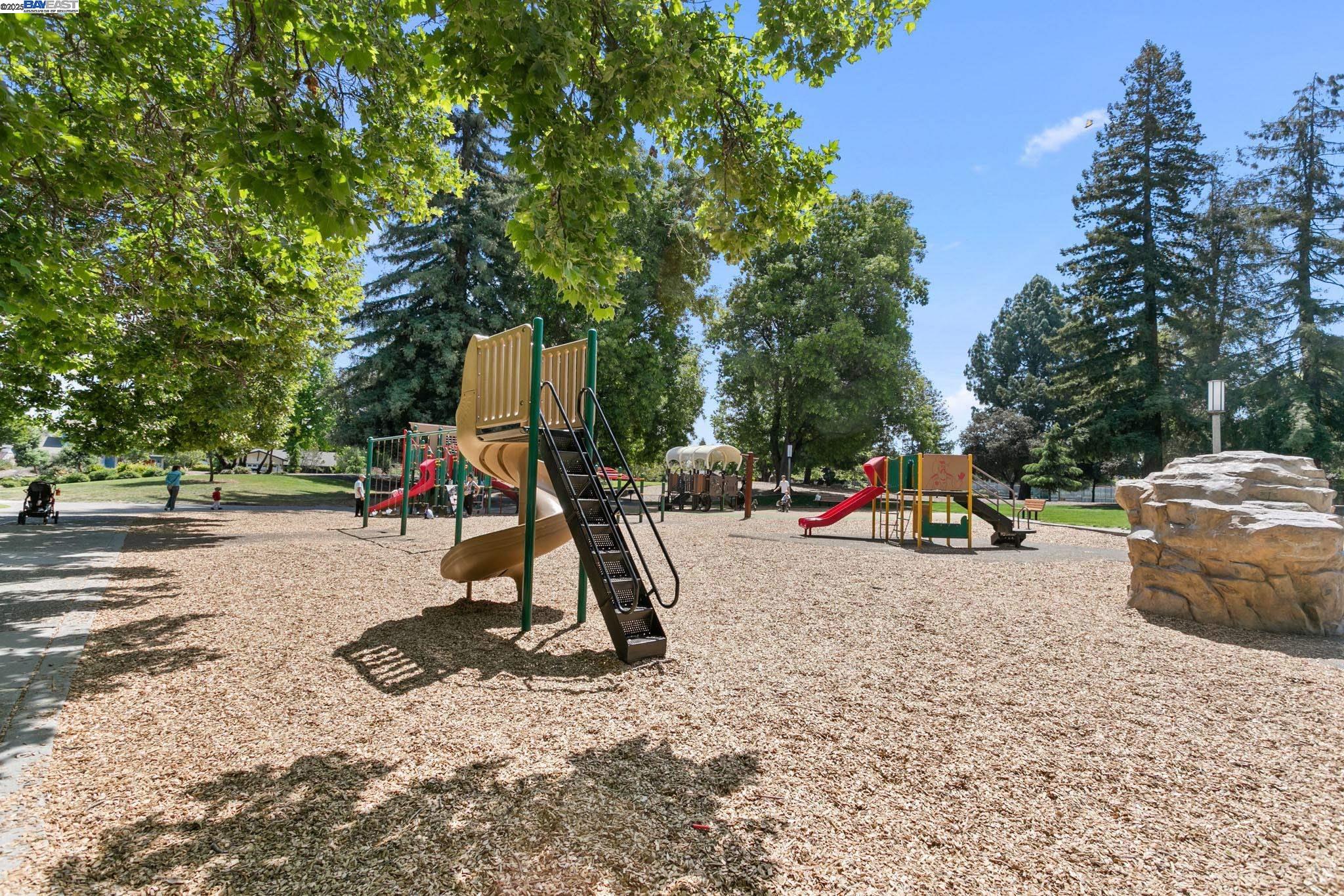 Detail Gallery Image 41 of 42 For 1032 Barberry Terrace, Sunnyvale,  CA 94086 - 4 Beds | 3/1 Baths