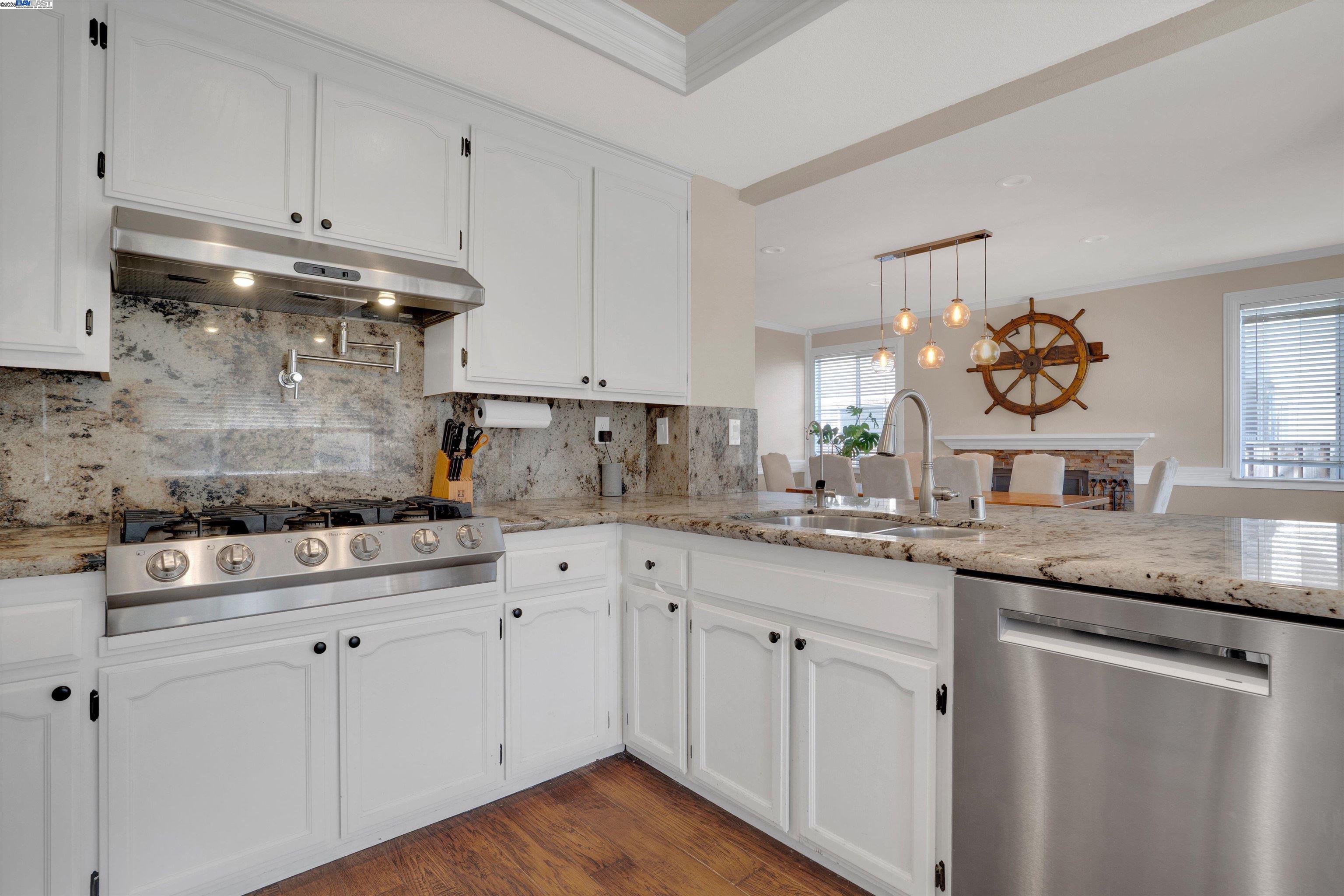 Detail Gallery Image 18 of 47 For 2227 Colonial Ct, Discovery Bay,  CA 94505 - 4 Beds | 3 Baths