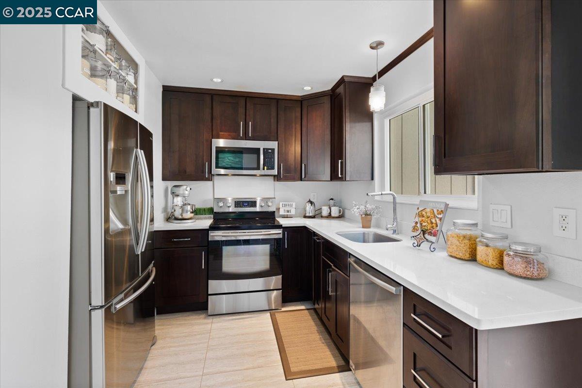 More Details about MLS # 41094084 : 1237 PINE CREEK WAY # B