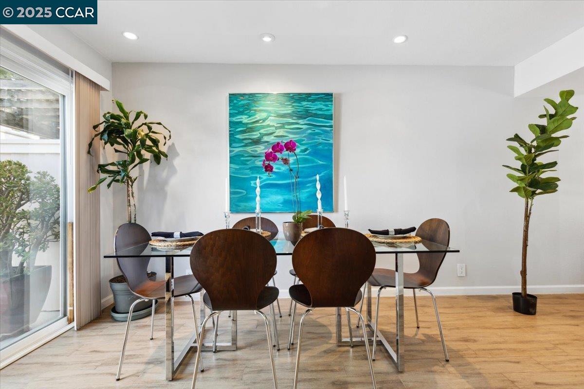 Detail Gallery Image 11 of 32 For 1237 Pine Creek Way #B,  Concord,  CA 94520 - 2 Beds | 1/1 Baths