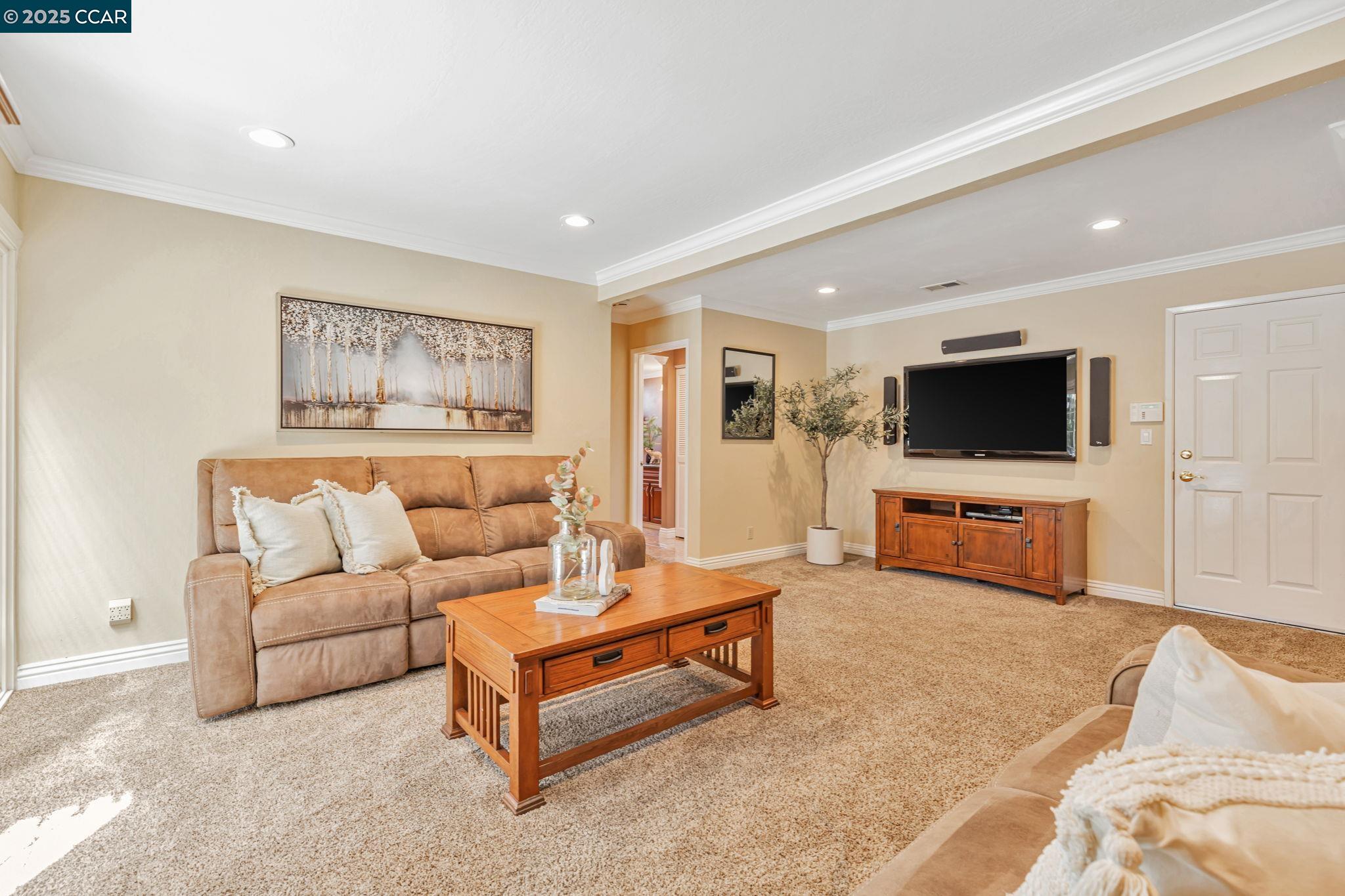 Detail Gallery Image 12 of 56 For 6734 Corte Segunda, Martinez,  CA 94553 - 4 Beds | 3 Baths