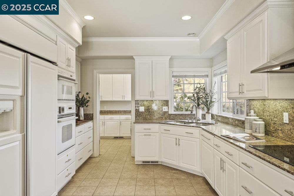 Detail Gallery Image 17 of 56 For 195 Pine Creek Rd, Walnut Creek,  CA 94598 - 4 Beds | 3/1 Baths