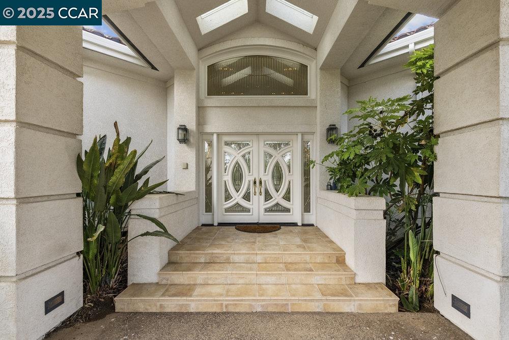 Detail Gallery Image 4 of 56 For 195 Pine Creek Rd, Walnut Creek,  CA 94598 - 4 Beds | 3/1 Baths