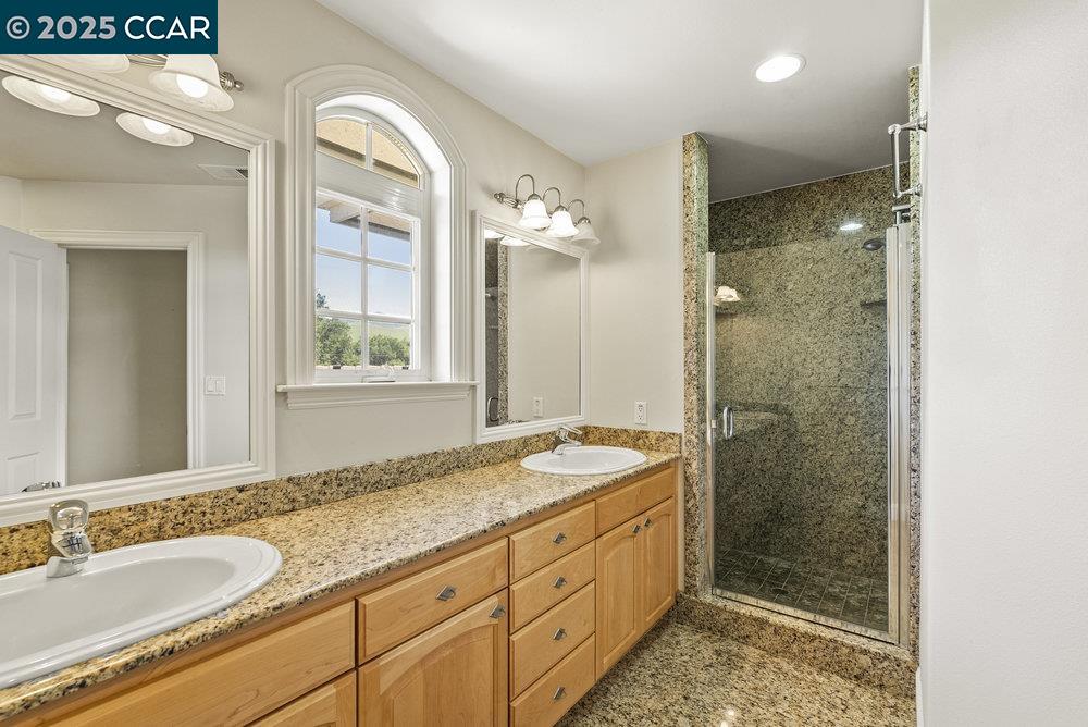 Detail Gallery Image 42 of 56 For 195 Pine Creek Rd, Walnut Creek,  CA 94598 - 4 Beds | 3/1 Baths