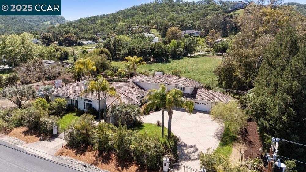 Detail Gallery Image 50 of 56 For 195 Pine Creek Rd, Walnut Creek,  CA 94598 - 4 Beds | 3/1 Baths