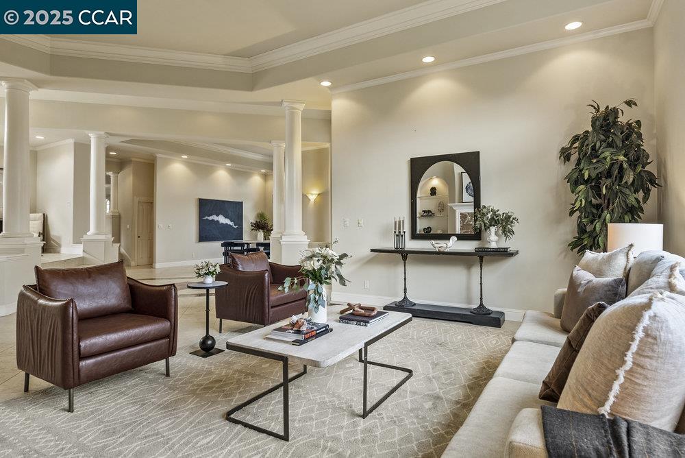 Detail Gallery Image 9 of 56 For 195 Pine Creek Rd, Walnut Creek,  CA 94598 - 4 Beds | 3/1 Baths