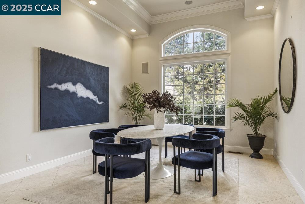 Detail Gallery Image 10 of 56 For 195 Pine Creek Rd, Walnut Creek,  CA 94598 - 4 Beds | 3/1 Baths
