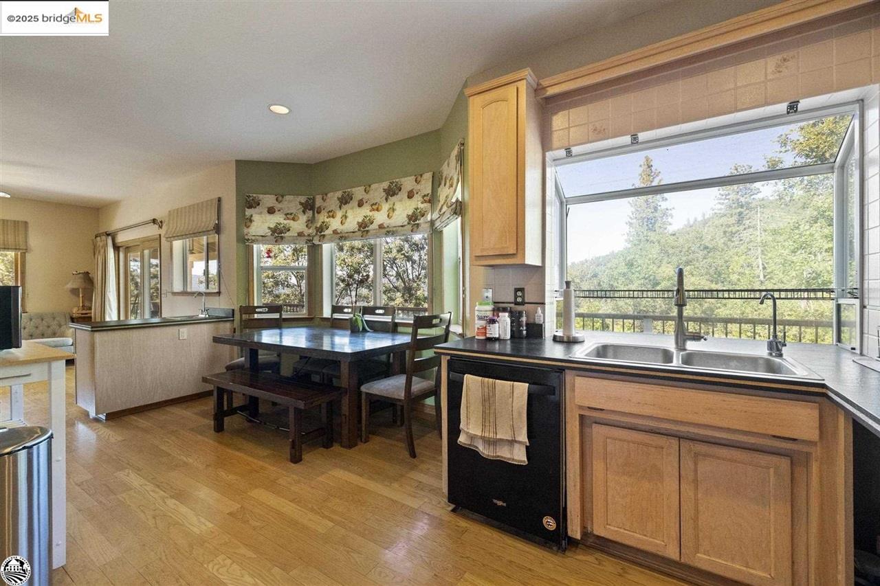 Detail Gallery Image 12 of 60 For 21205 Rising Sun Mine Rd, Twain Harte,  CA 95383 - 3 Beds | 2 Baths