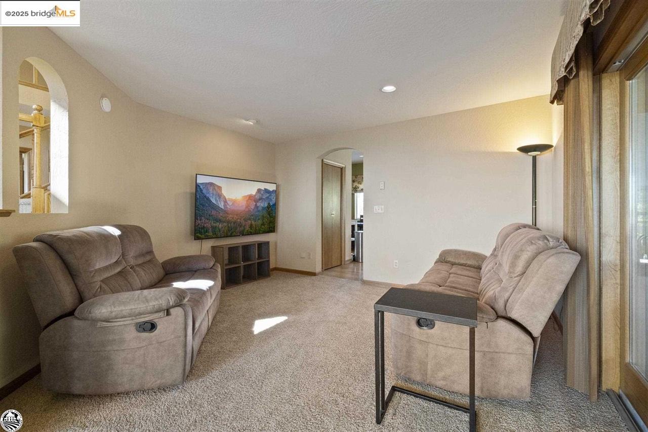 Detail Gallery Image 9 of 60 For 21205 Rising Sun Mine Rd, Twain Harte,  CA 95383 - 3 Beds | 2 Baths