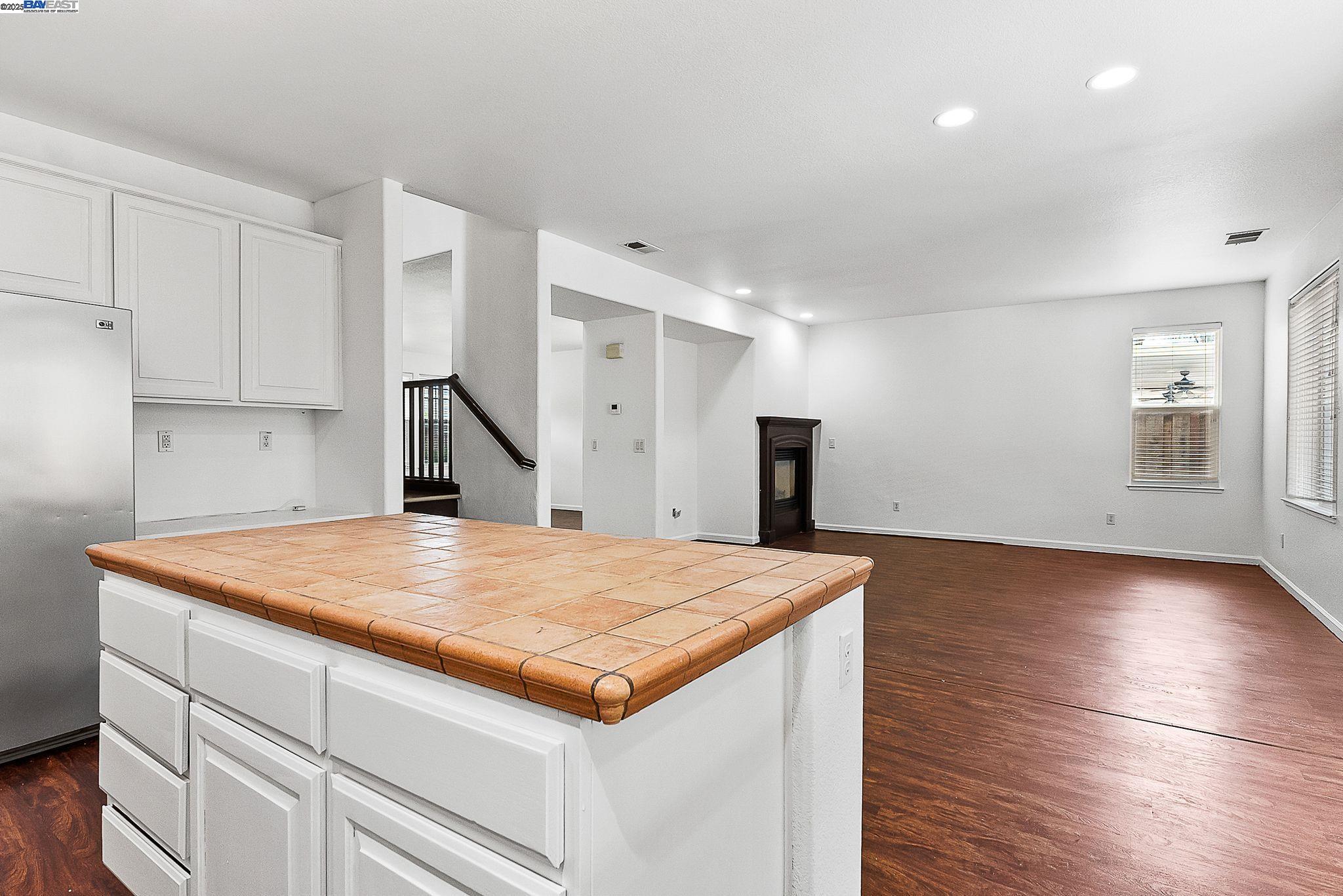 Detail Gallery Image 15 of 39 For 1906 Wilson Ct, Antioch,  CA 94509 - 5 Beds | 3 Baths