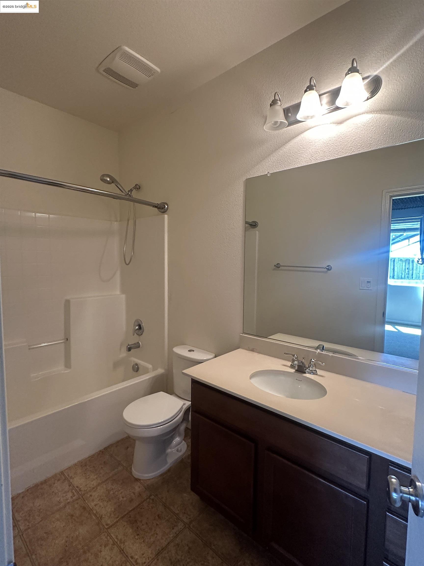 649 Poplar Ct, Oakley, California 94561, 5 Bedrooms Bedrooms, 12 Rooms Rooms,3 BathroomsBathrooms,Residential Lease,For Rent,649 Poplar Ct,41094094