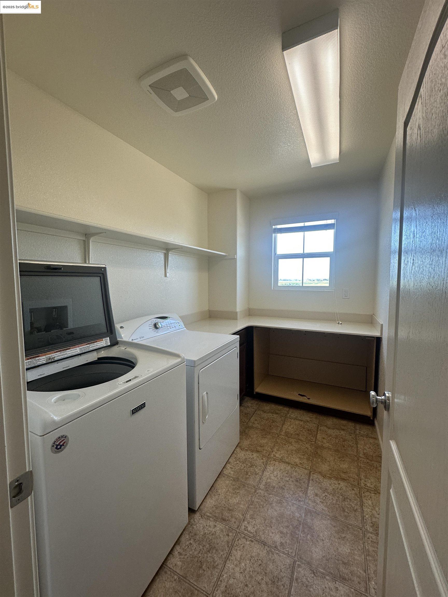 649 Poplar Ct, Oakley, California 94561, 5 Bedrooms Bedrooms, 12 Rooms Rooms,3 BathroomsBathrooms,Residential Lease,For Rent,649 Poplar Ct,41094094