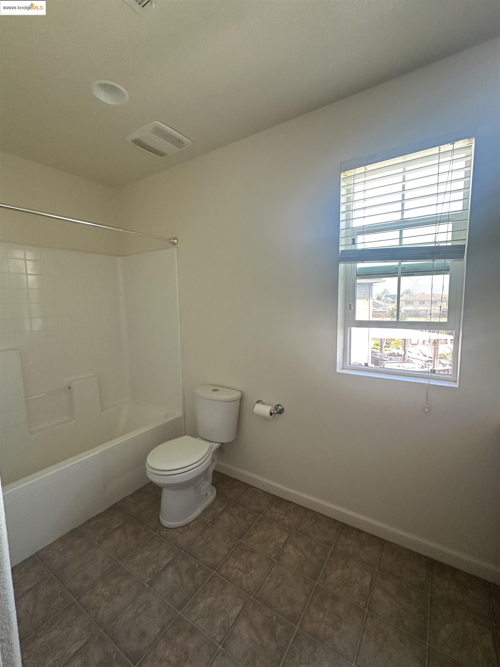 649 Poplar Ct, Oakley, California 94561, 5 Bedrooms Bedrooms, 12 Rooms Rooms,3 BathroomsBathrooms,Residential Lease,For Rent,649 Poplar Ct,41094094