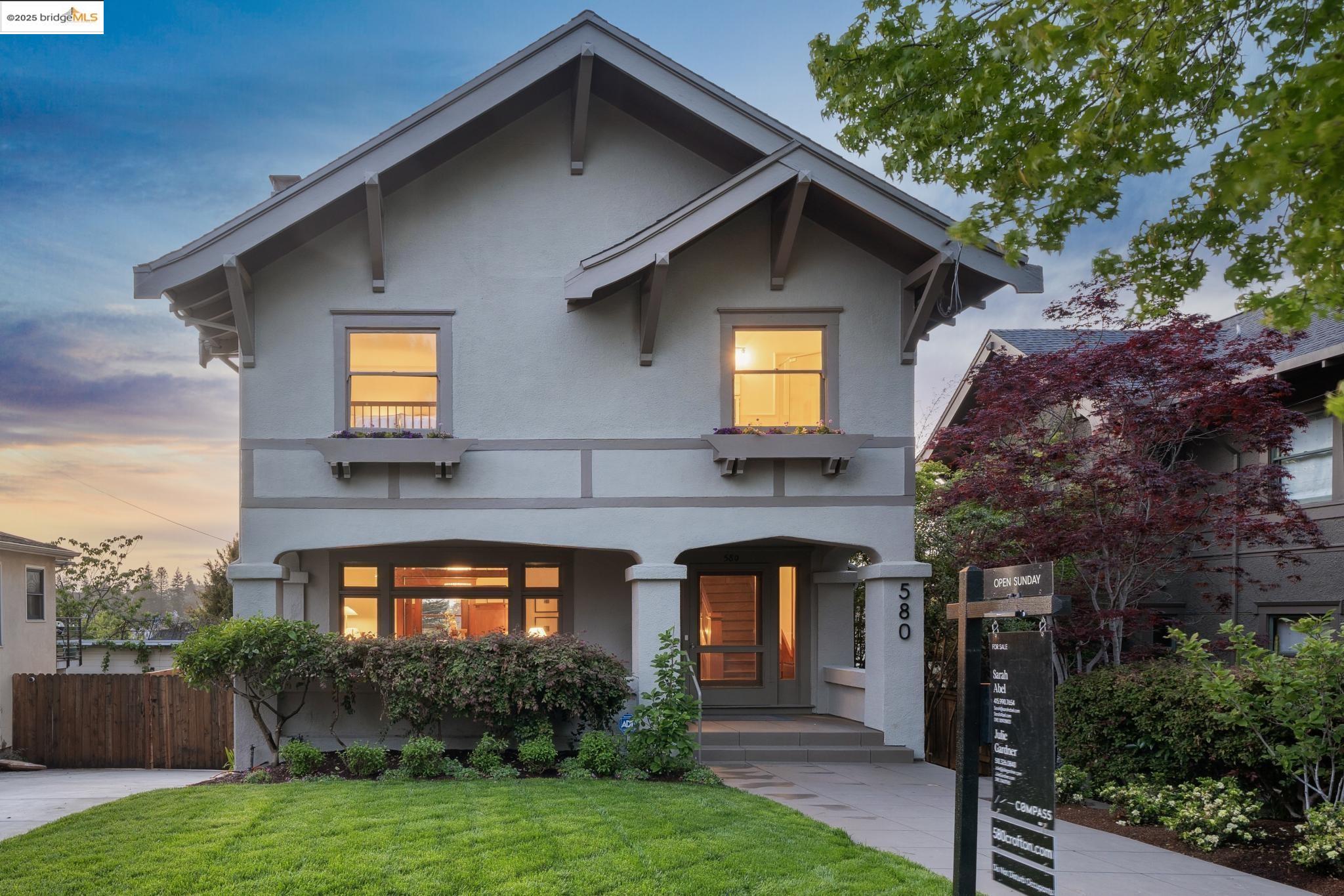 Detail Gallery Image 1 of 1 For 580 Crofton, Piedmont,  CA 94610-1519 - 4 Beds | 2/2 Baths