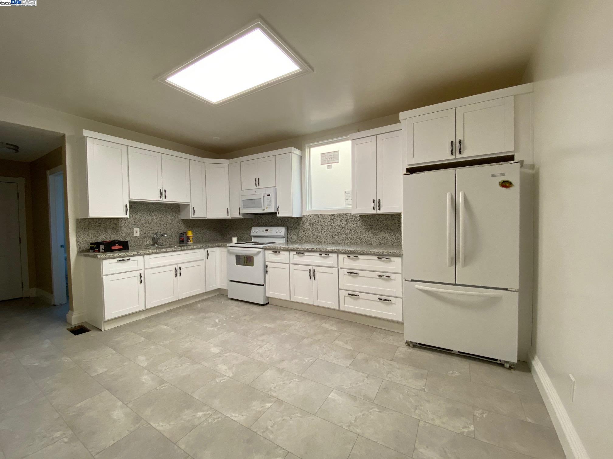 Detail Gallery Image 4 of 52 For 712 S 2nd St, San Jose,  CA 95112 - – Beds | – Baths