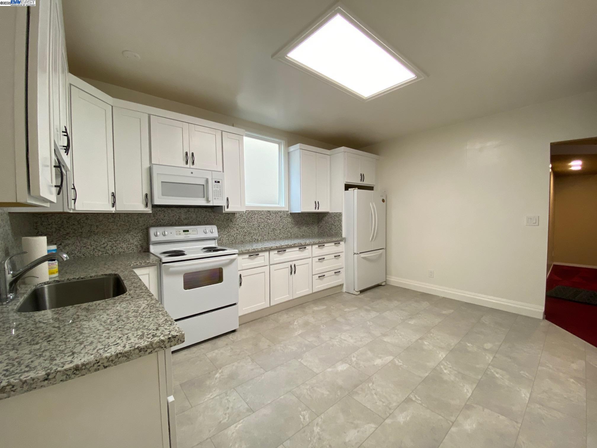 Detail Gallery Image 5 of 52 For 712 S 2nd St, San Jose,  CA 95112 - – Beds | – Baths