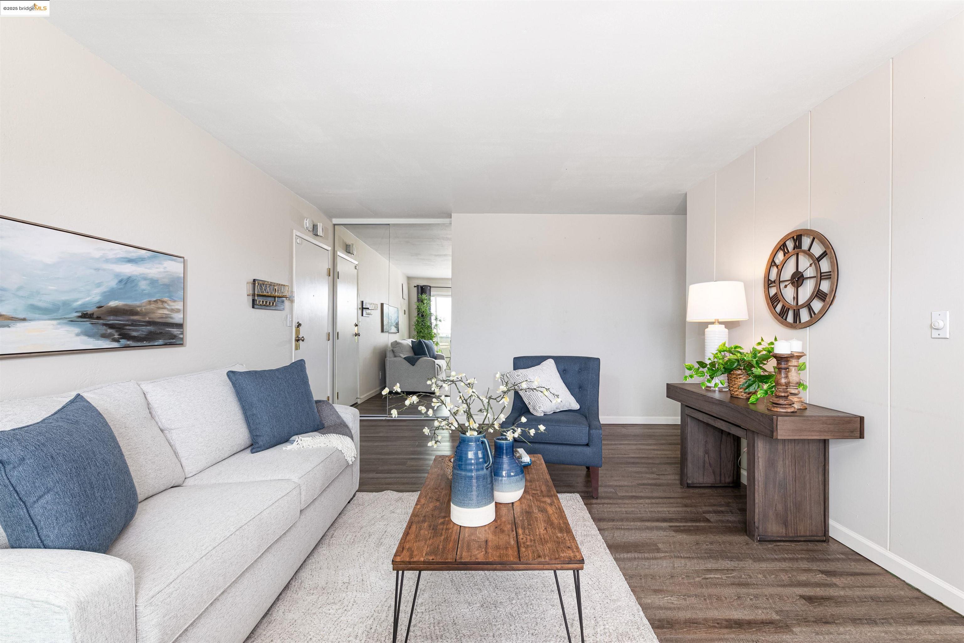 360 Vernon St Apt 209, Oakland, California 94610, 2 Bedrooms Bedrooms, 4 Rooms Rooms,1 BathroomBathrooms,Residential,For Sale,360 Vernon St Apt 209,41094107