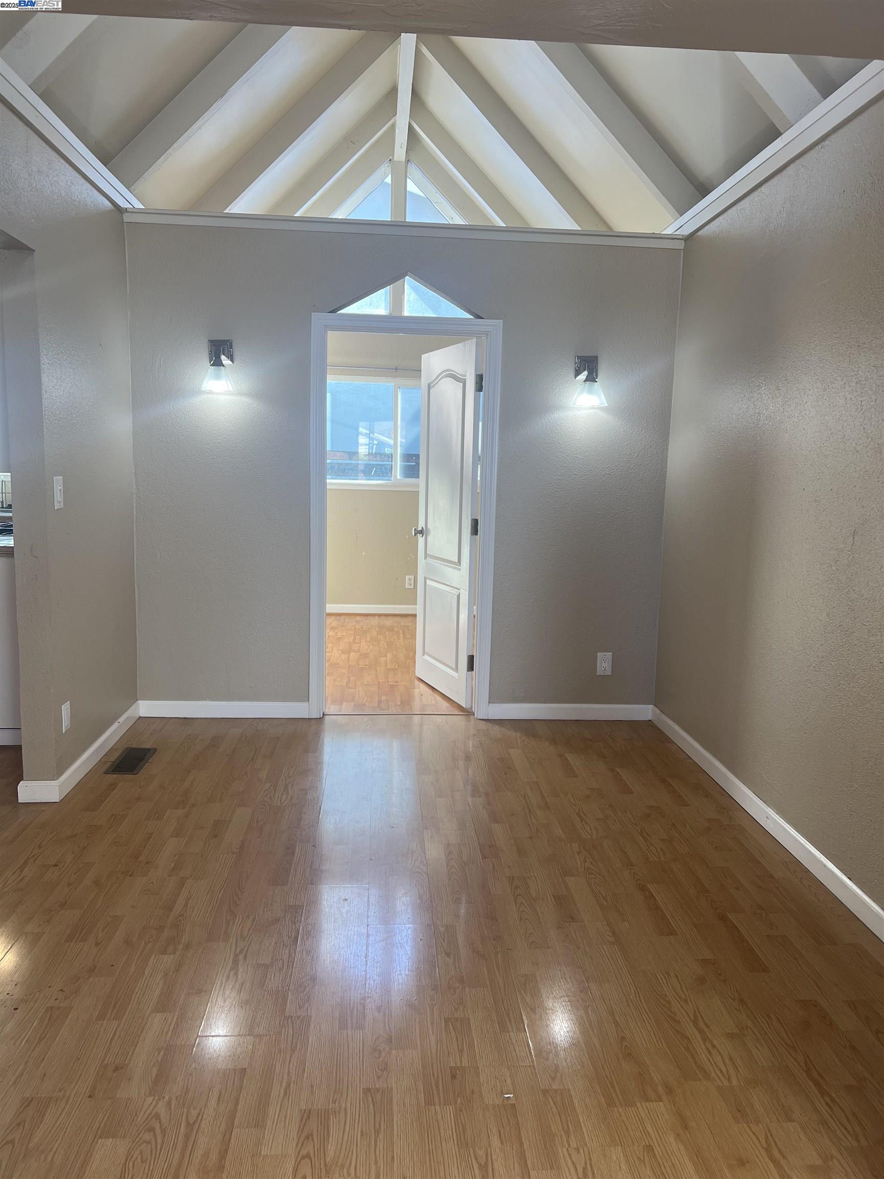 Detail Gallery Image 12 of 20 For 42878 Fontainebleau Park Ln, Fremont,  CA 94538 - 3 Beds | 2 Baths