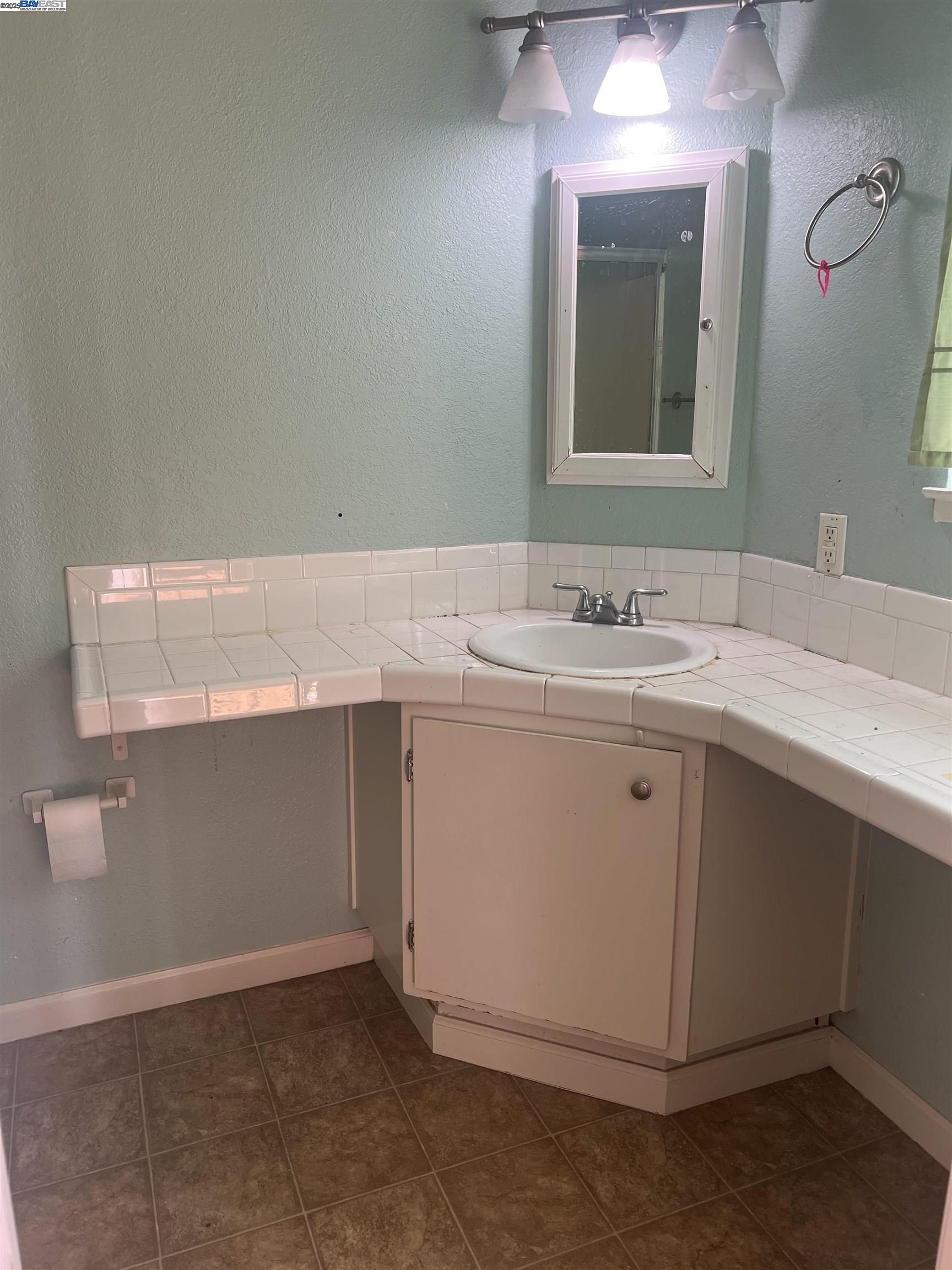 Detail Gallery Image 9 of 20 For 42878 Fontainebleau Park Ln, Fremont,  CA 94538 - 3 Beds | 2 Baths