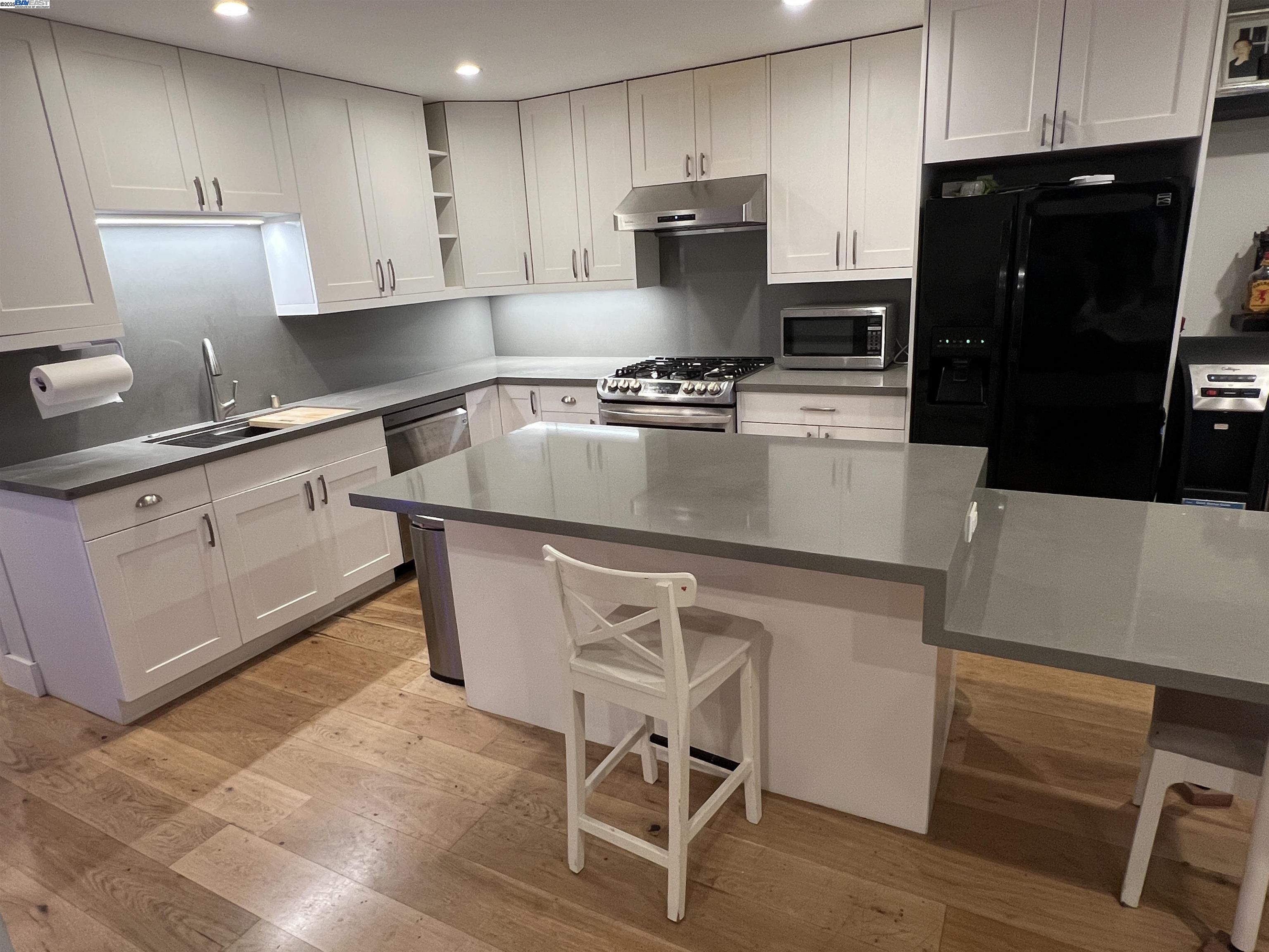 Detail Gallery Image 18 of 20 For 1322 23rd Avenue, San Francisco,  CA 94122 - 5 Beds | 2/1 Baths