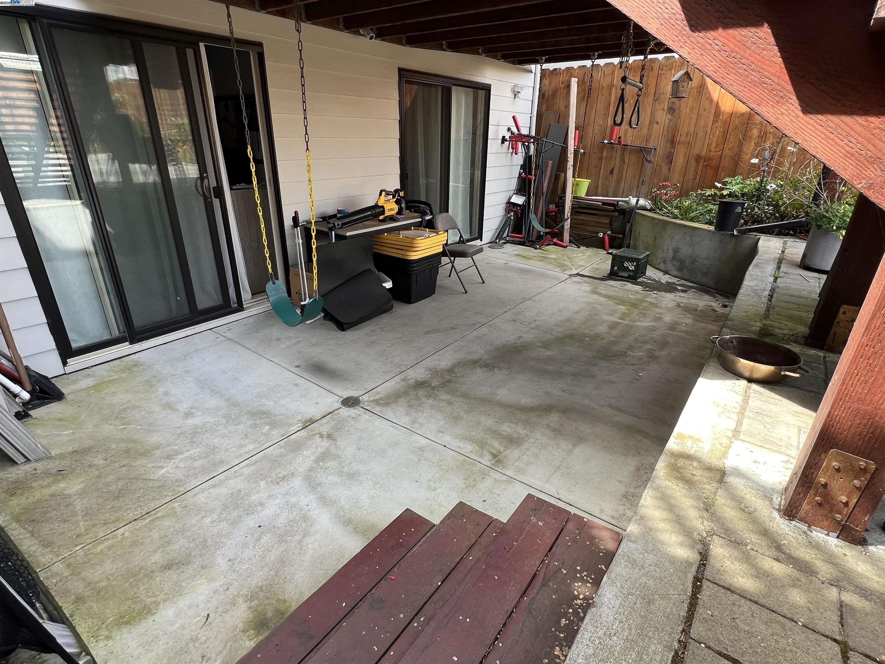 Detail Gallery Image 5 of 20 For 1322 23rd Avenue, San Francisco,  CA 94122 - 5 Beds | 2/1 Baths