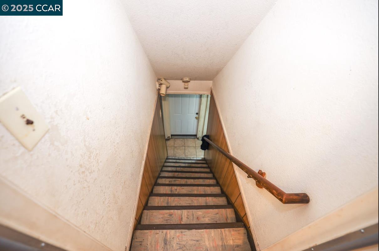 Detail Gallery Image 12 of 27 For 216 Suisun Ave, Rodeo,  CA 94572 - 4 Beds | 2 Baths