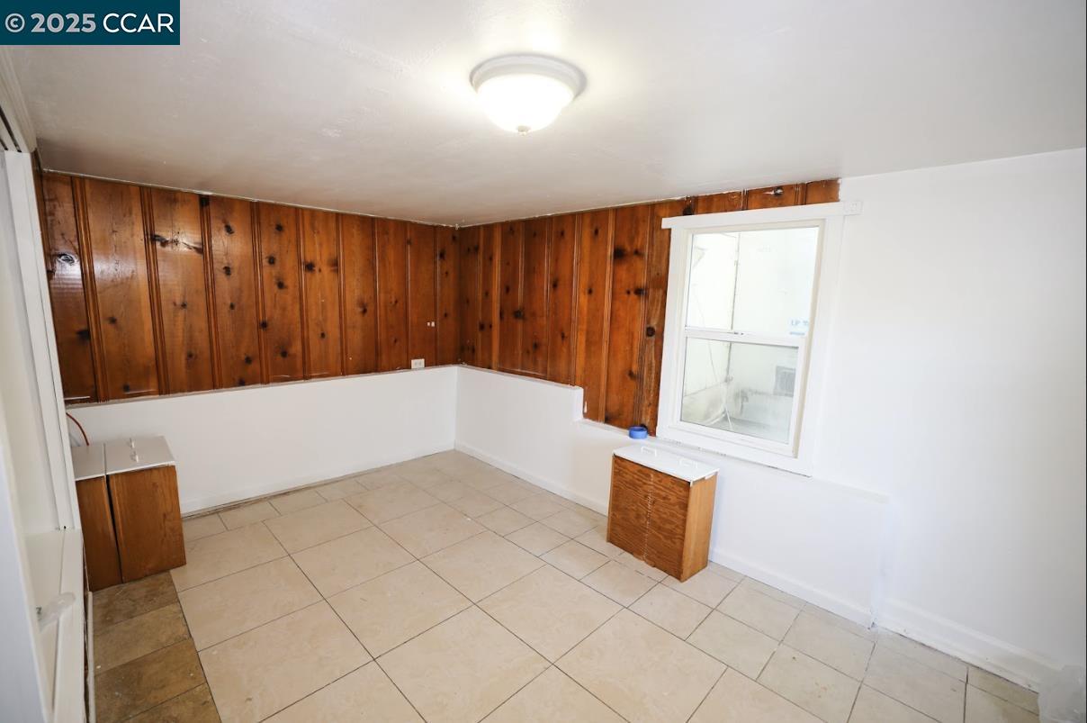 Detail Gallery Image 13 of 27 For 216 Suisun Ave, Rodeo,  CA 94572 - 4 Beds | 2 Baths