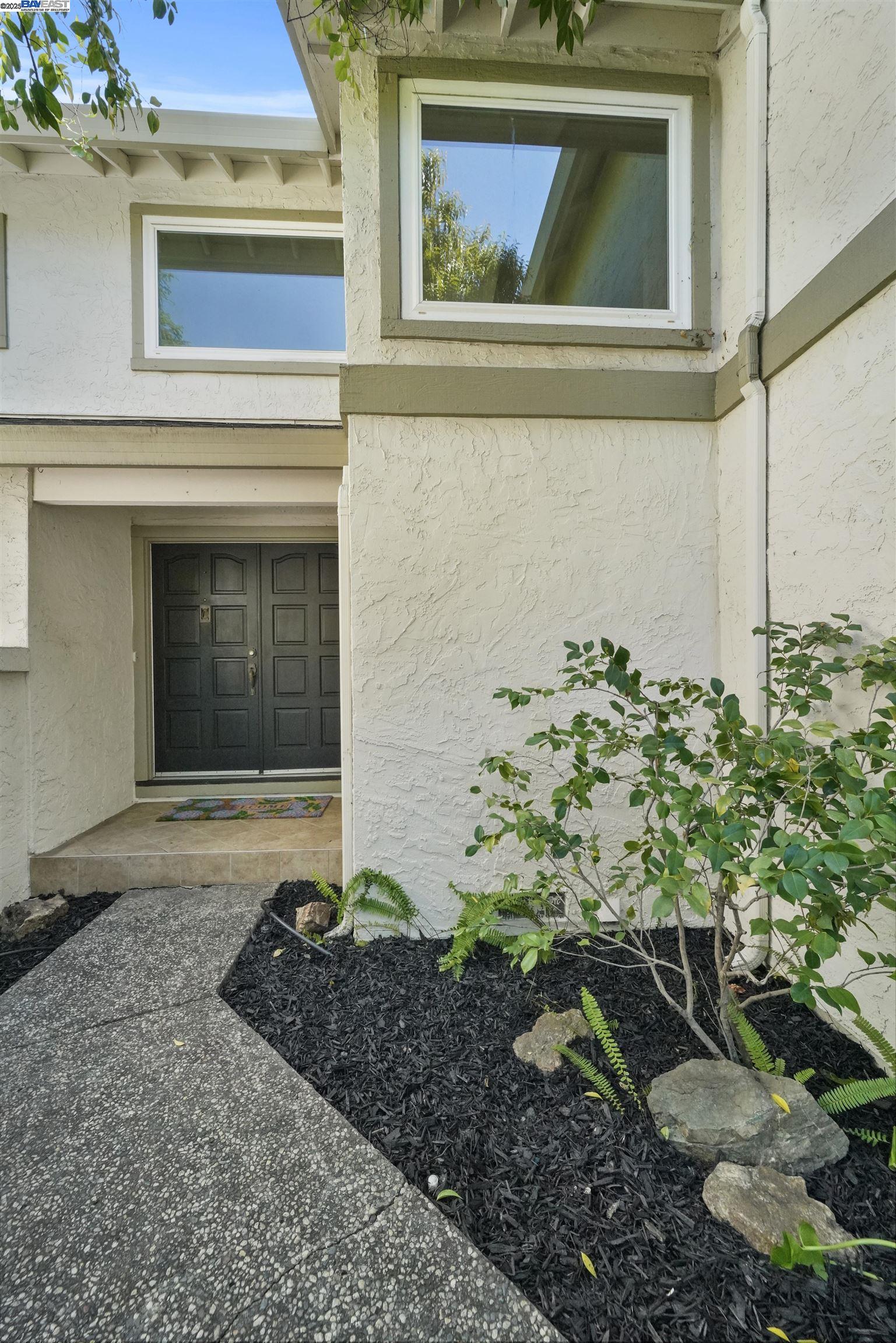 Detail Gallery Image 11 of 60 For 1131 Longshore Dr, San Jose,  CA 95128 - 3 Beds | 2/1 Baths