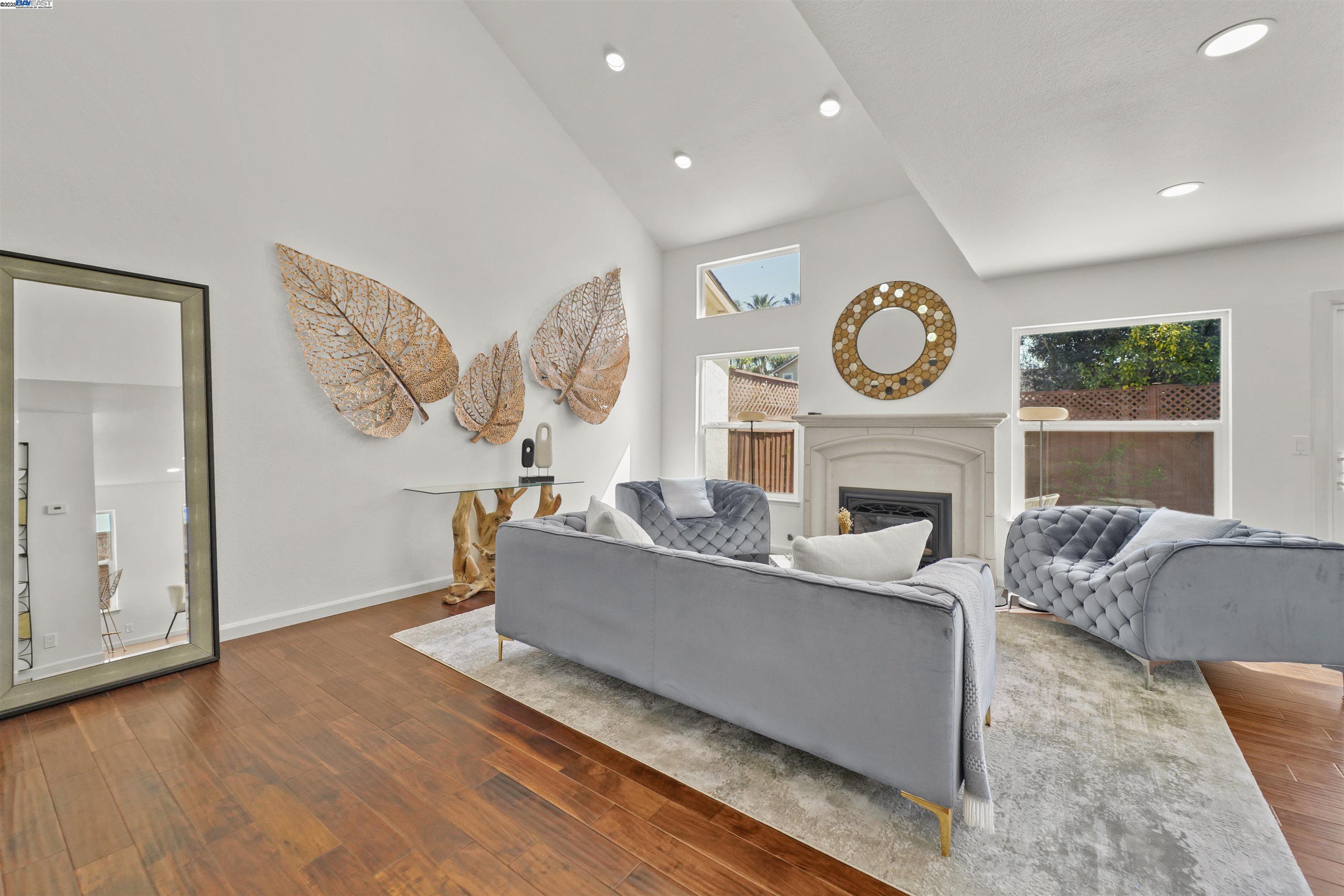 Detail Gallery Image 13 of 60 For 1131 Longshore Dr, San Jose,  CA 95128 - 3 Beds | 2/1 Baths