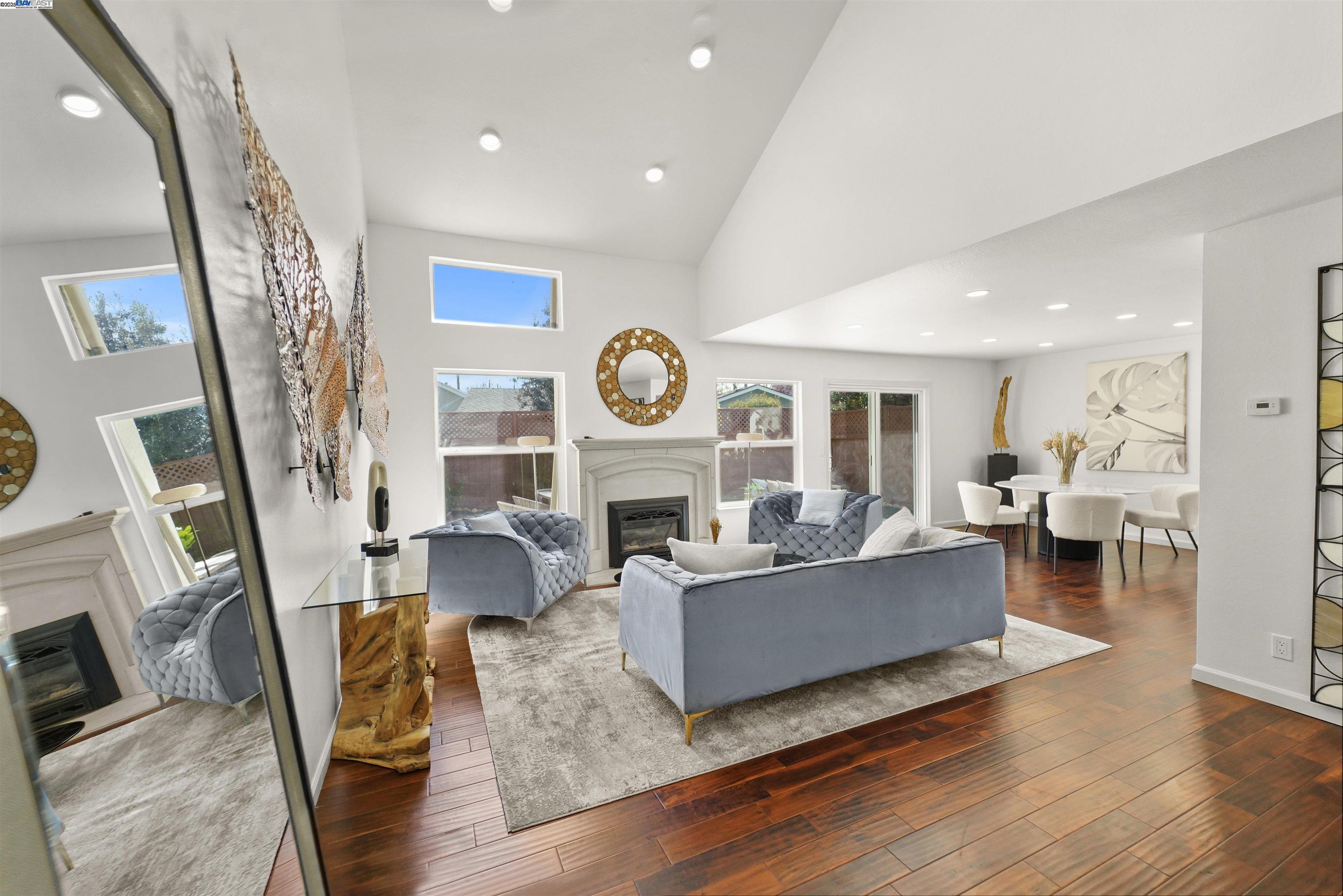 Detail Gallery Image 14 of 60 For 1131 Longshore Dr, San Jose,  CA 95128 - 3 Beds | 2/1 Baths