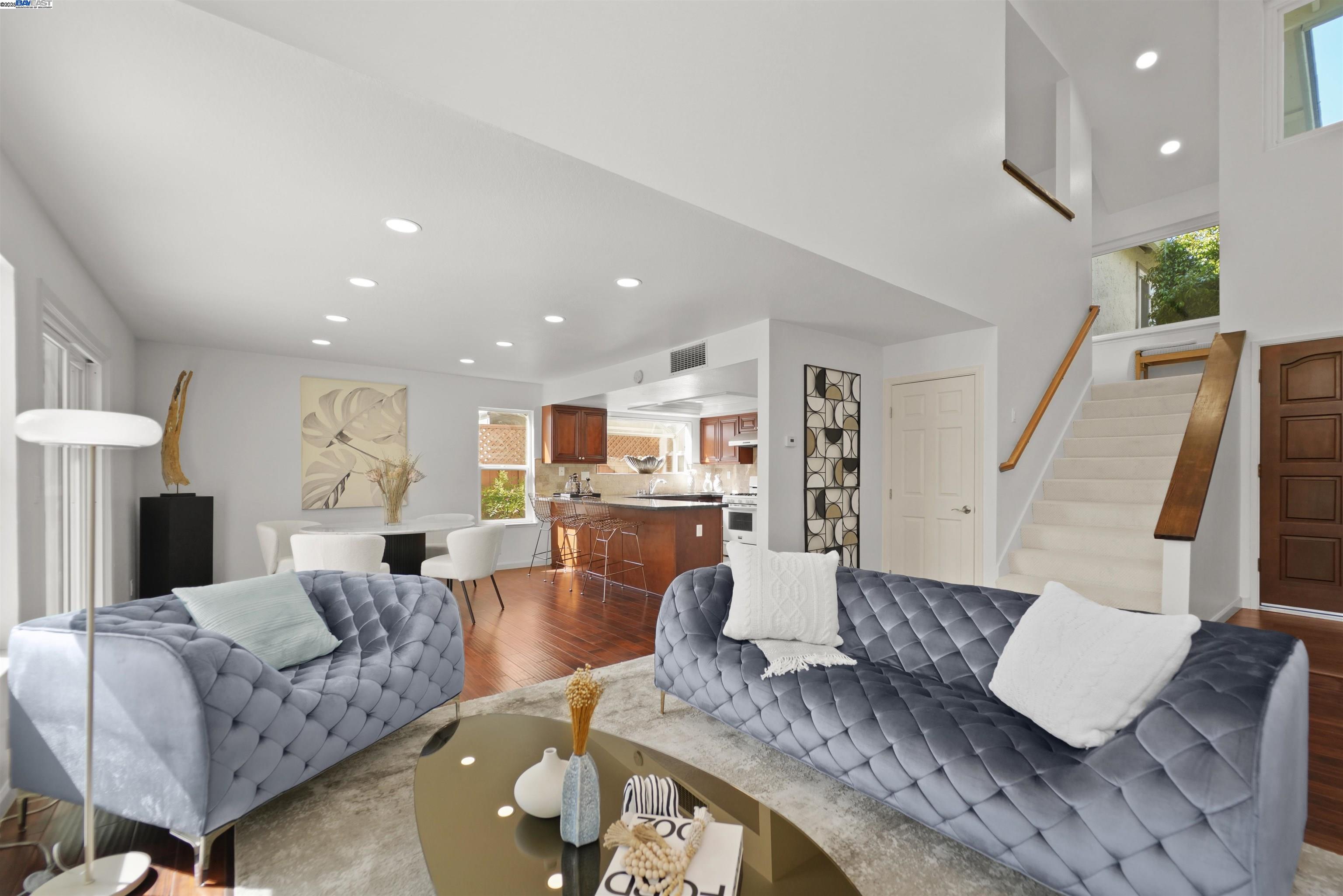 Detail Gallery Image 18 of 60 For 1131 Longshore Dr, San Jose,  CA 95128 - 3 Beds | 2/1 Baths