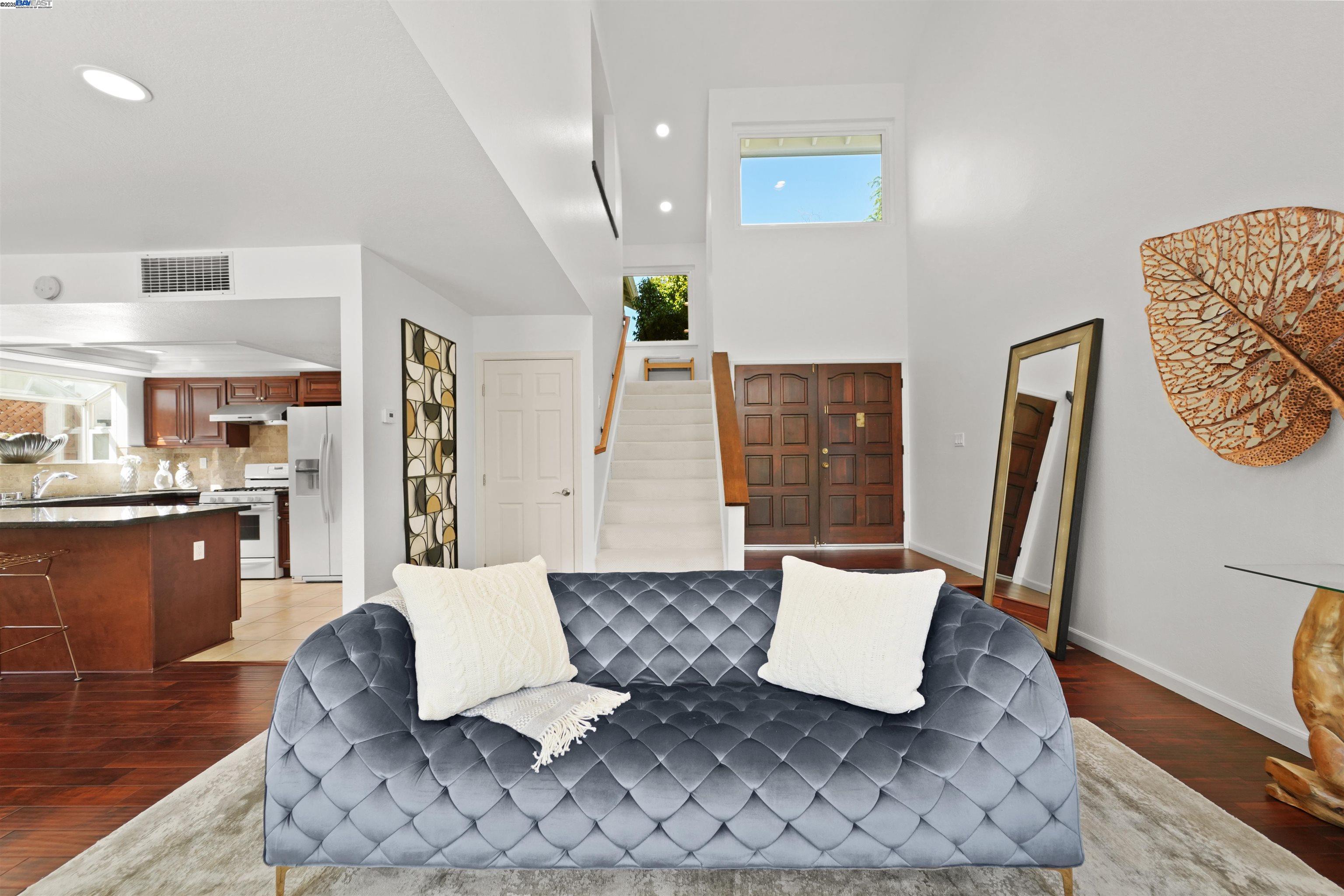Detail Gallery Image 20 of 60 For 1131 Longshore Dr, San Jose,  CA 95128 - 3 Beds | 2/1 Baths