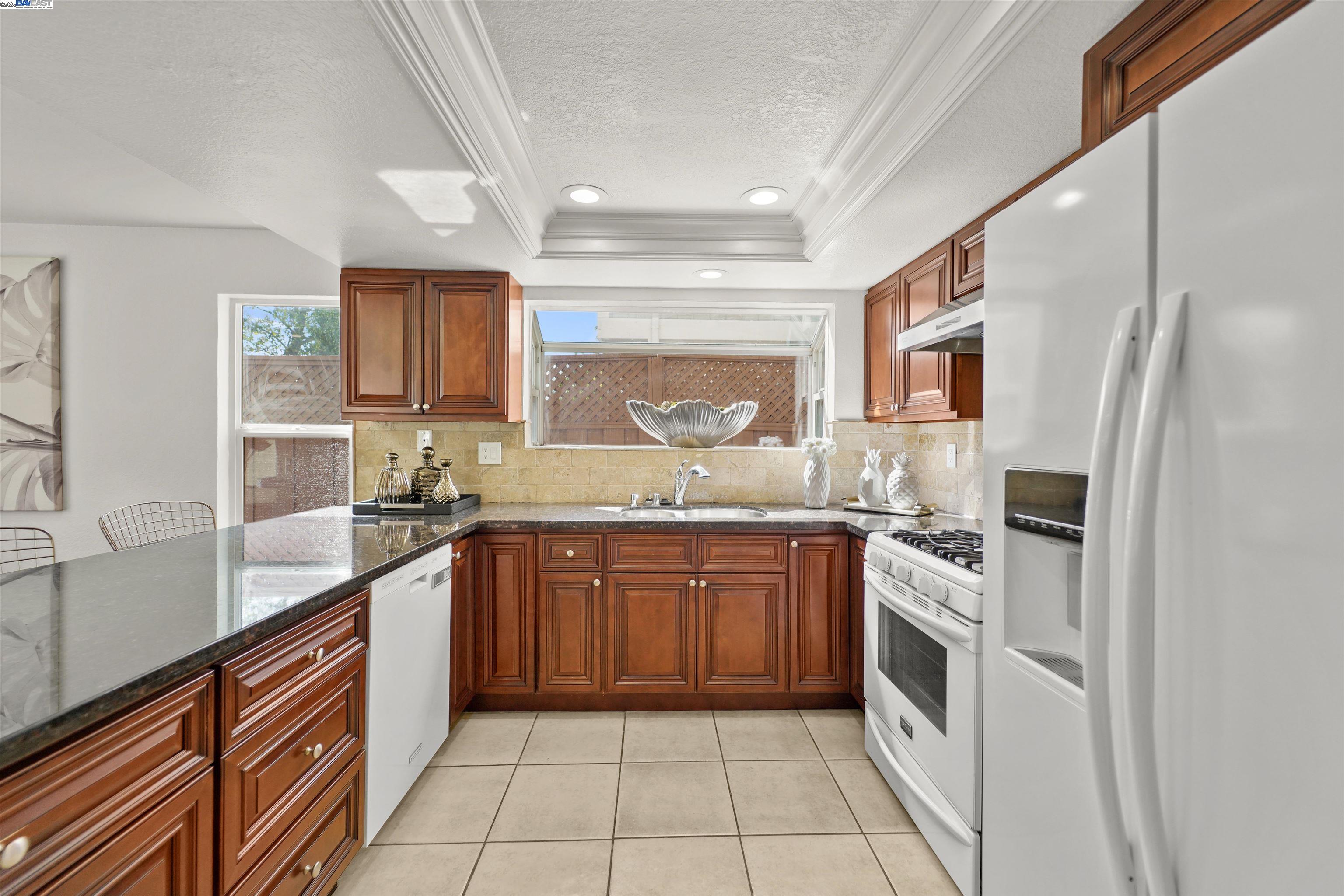 Detail Gallery Image 26 of 60 For 1131 Longshore Dr, San Jose,  CA 95128 - 3 Beds | 2/1 Baths