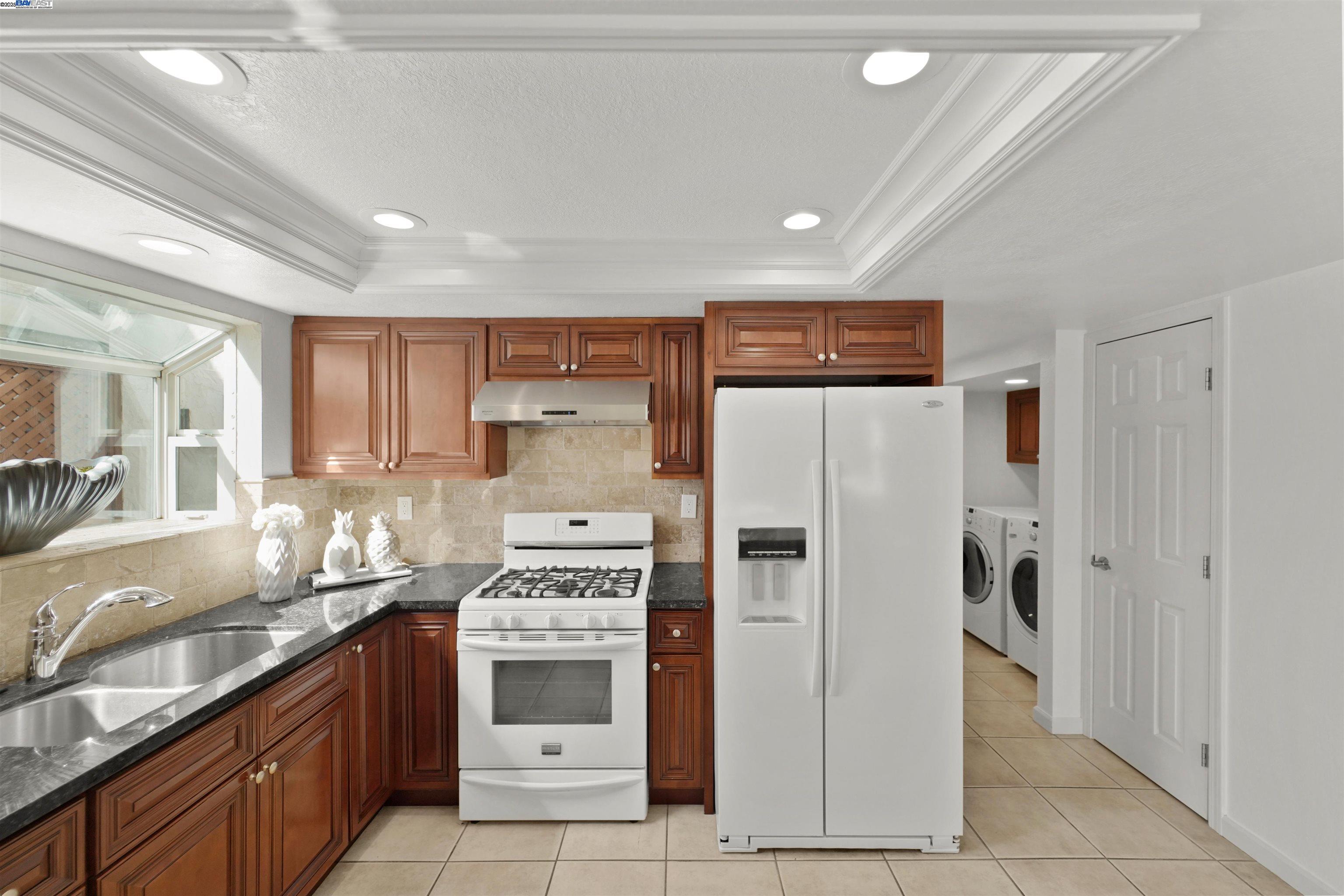 Detail Gallery Image 27 of 60 For 1131 Longshore Dr, San Jose,  CA 95128 - 3 Beds | 2/1 Baths