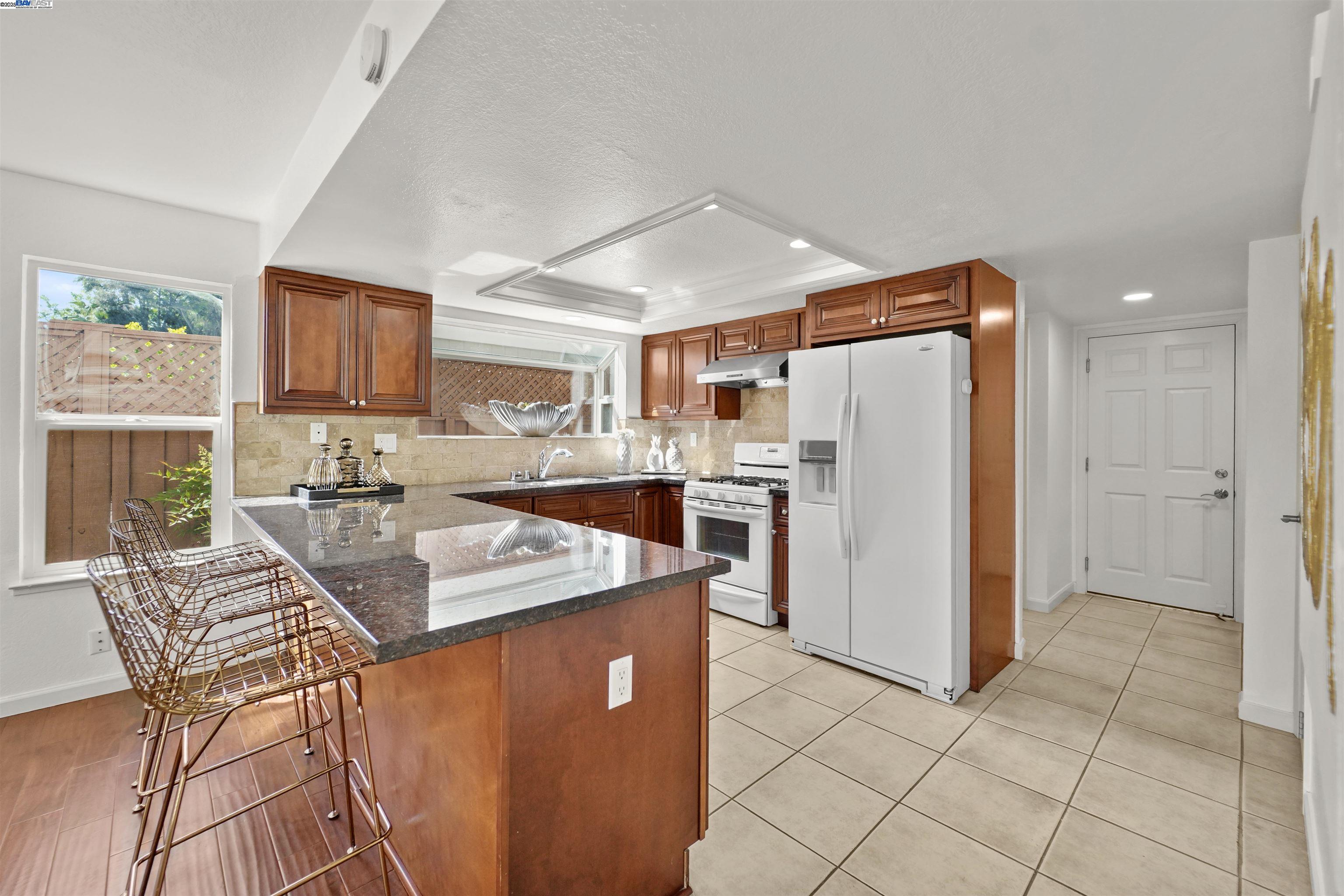Detail Gallery Image 28 of 60 For 1131 Longshore Dr, San Jose,  CA 95128 - 3 Beds | 2/1 Baths