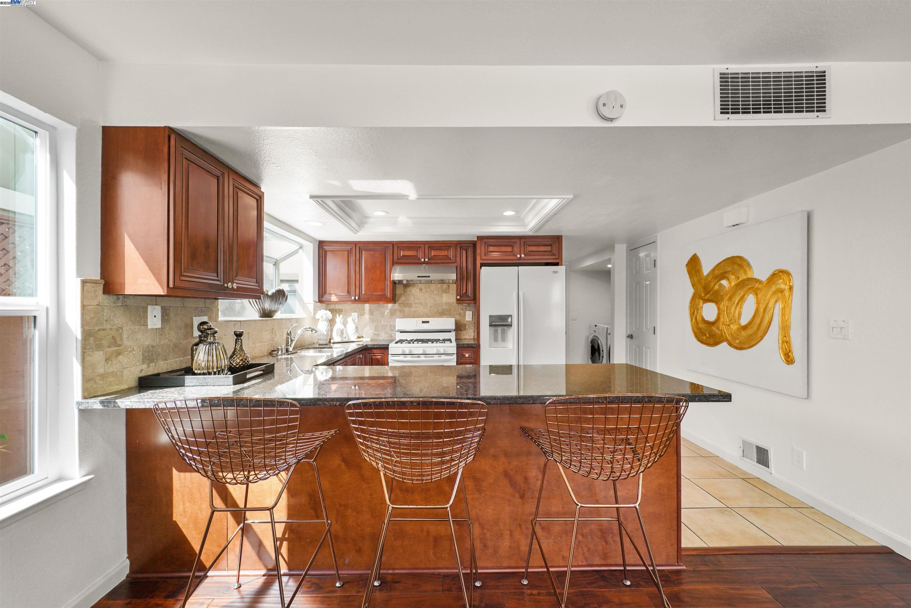 Detail Gallery Image 31 of 60 For 1131 Longshore Dr, San Jose,  CA 95128 - 3 Beds | 2/1 Baths