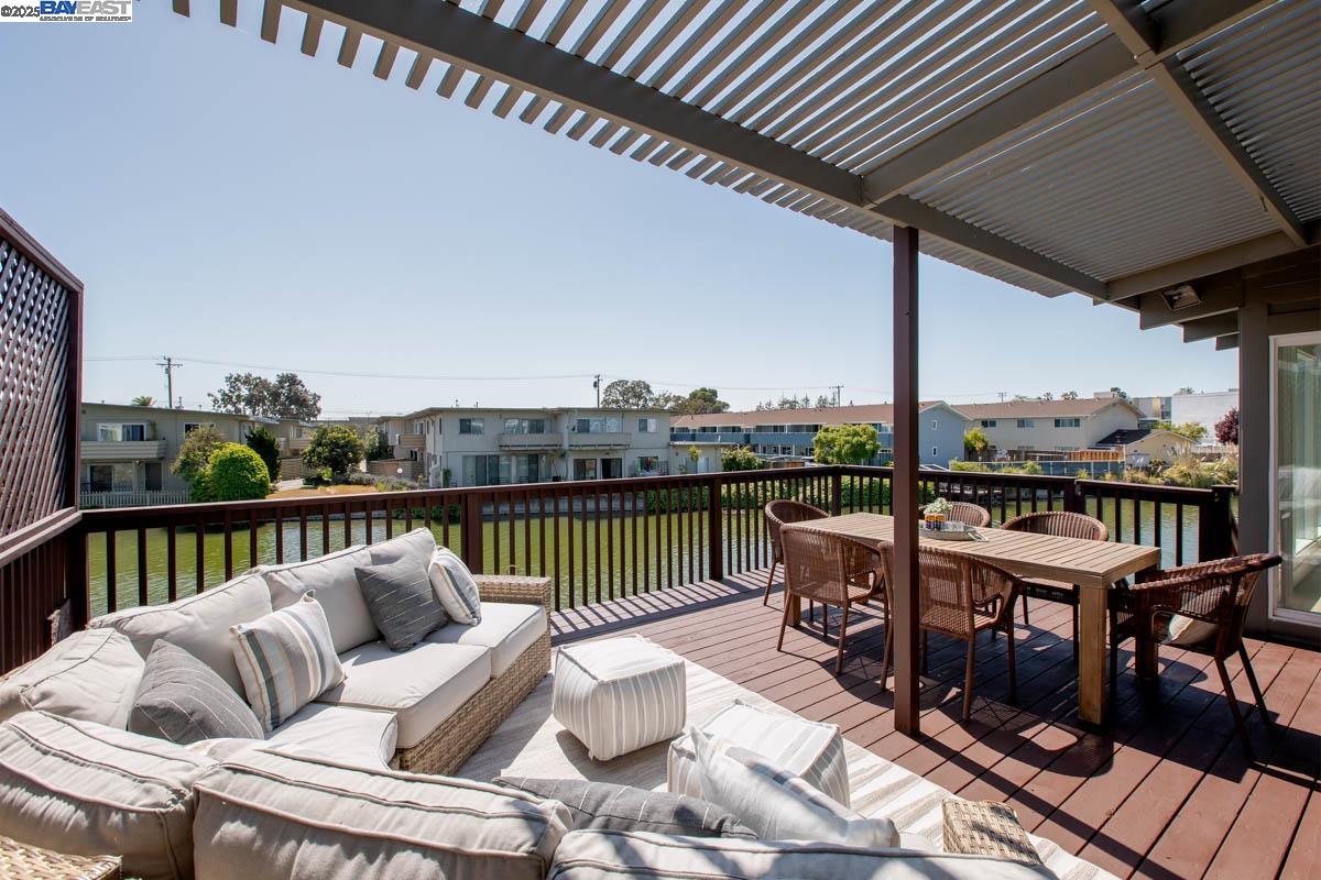 Detail Gallery Image 17 of 60 For 853 Cedar St, Alameda,  CA 94501 - 4 Beds | 2 Baths