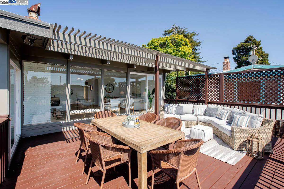 Detail Gallery Image 22 of 60 For 853 Cedar St, Alameda,  CA 94501 - 4 Beds | 2 Baths