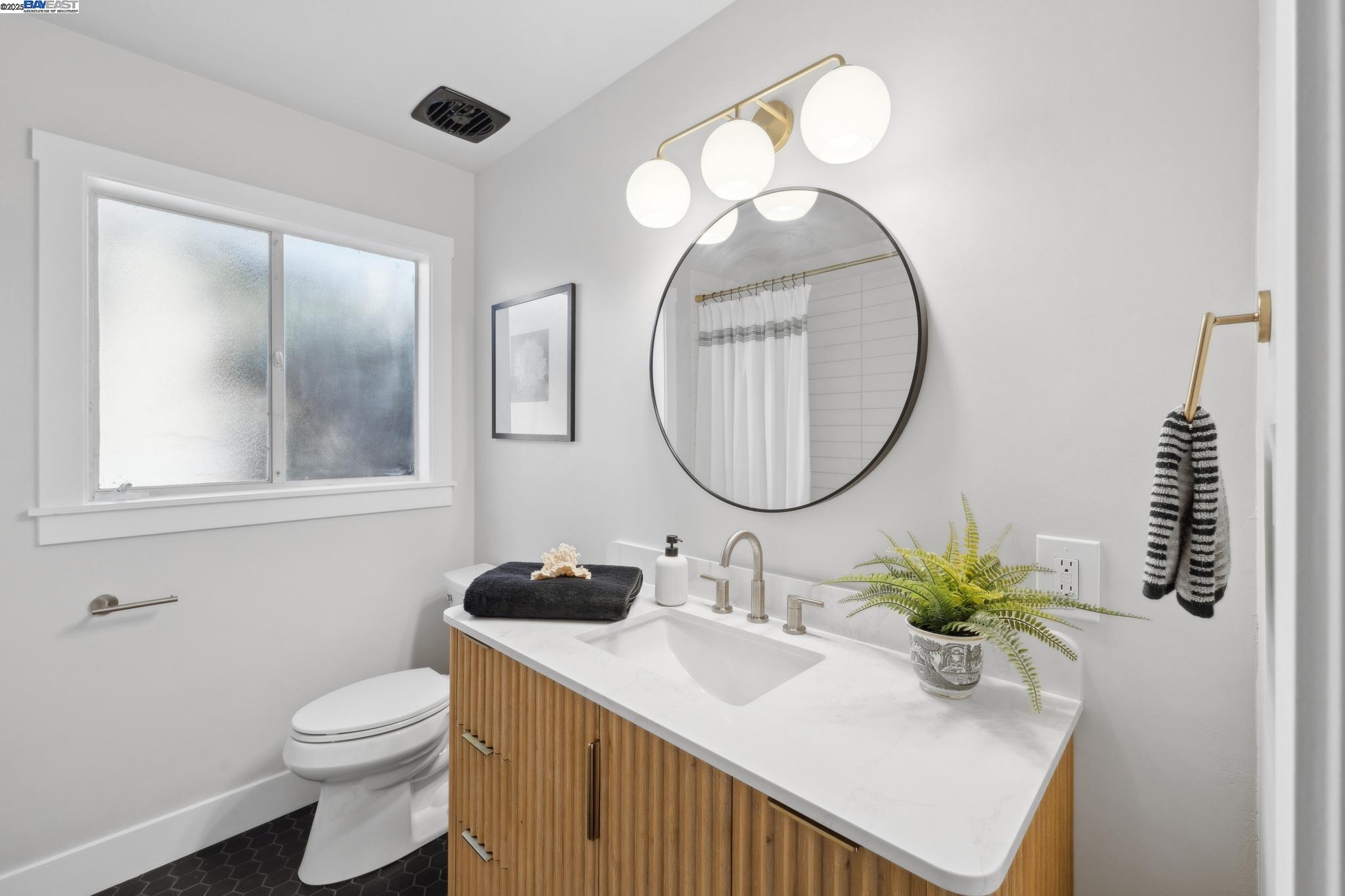 Detail Gallery Image 29 of 60 For 853 Cedar St, Alameda,  CA 94501 - 4 Beds | 2 Baths