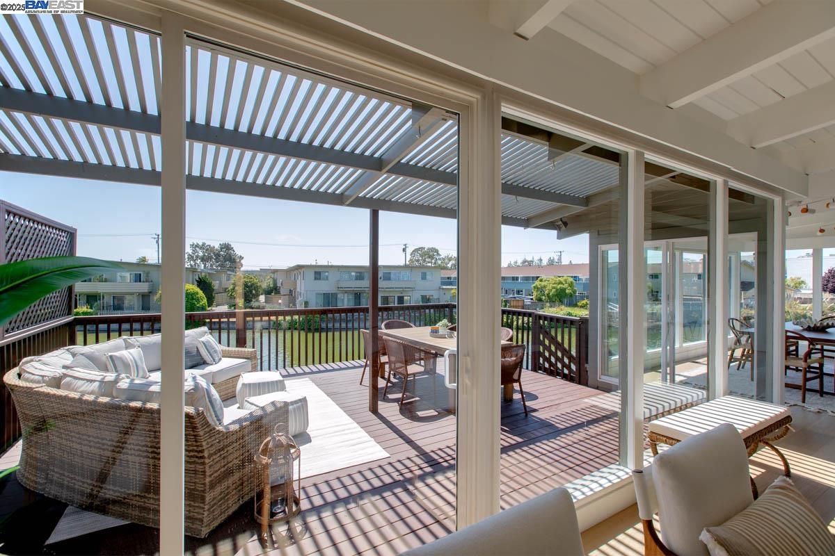 Detail Gallery Image 8 of 60 For 853 Cedar St, Alameda,  CA 94501 - 4 Beds | 2 Baths