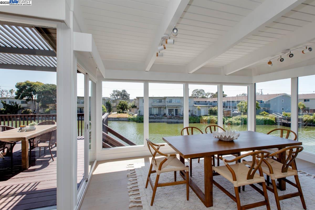 Detail Gallery Image 9 of 60 For 853 Cedar St, Alameda,  CA 94501 - 4 Beds | 2 Baths