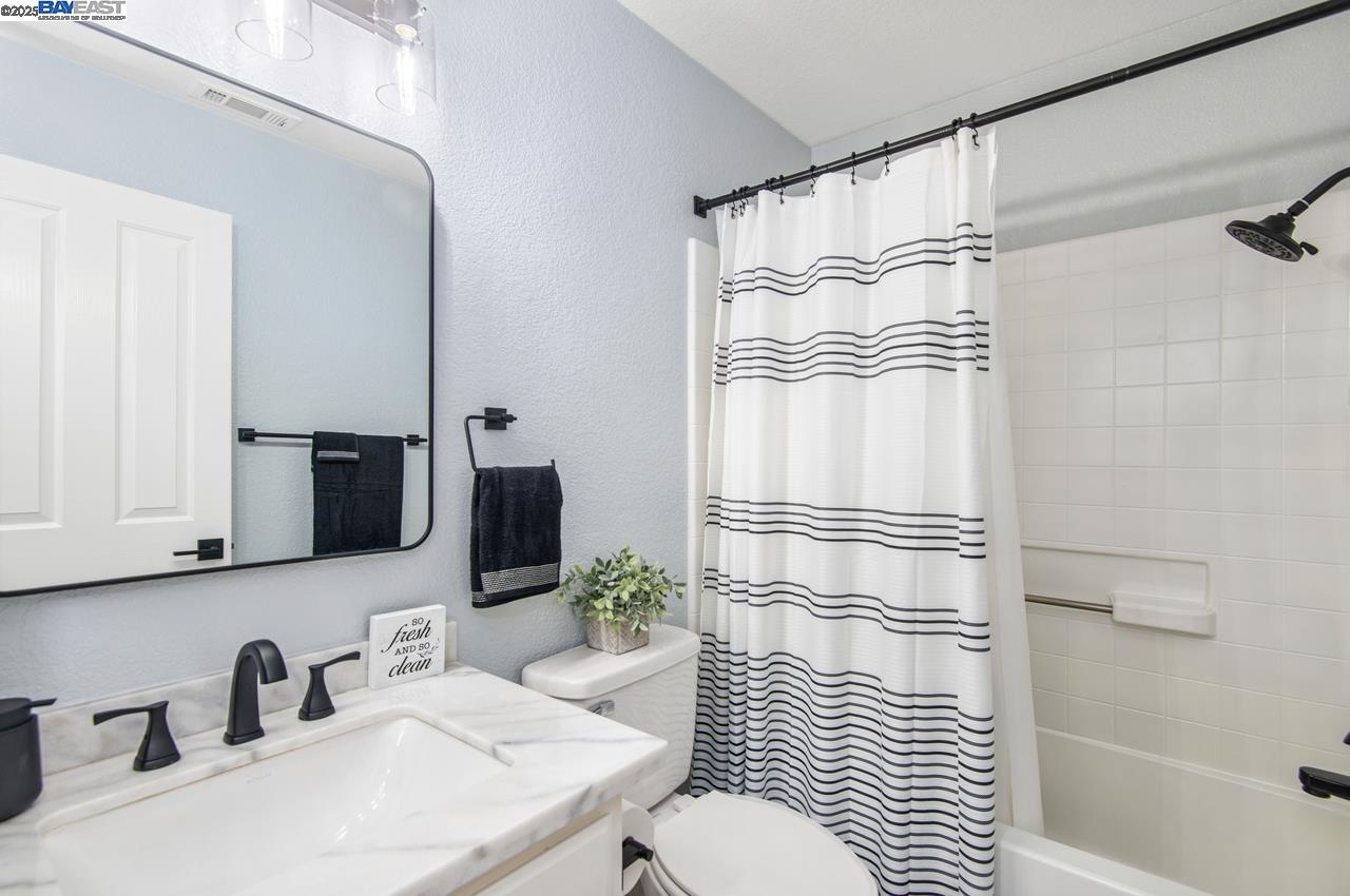 Detail Gallery Image 13 of 37 For 4181 Georgis Pl, Pleasanton,  CA 94588 - 2 Beds | 2 Baths