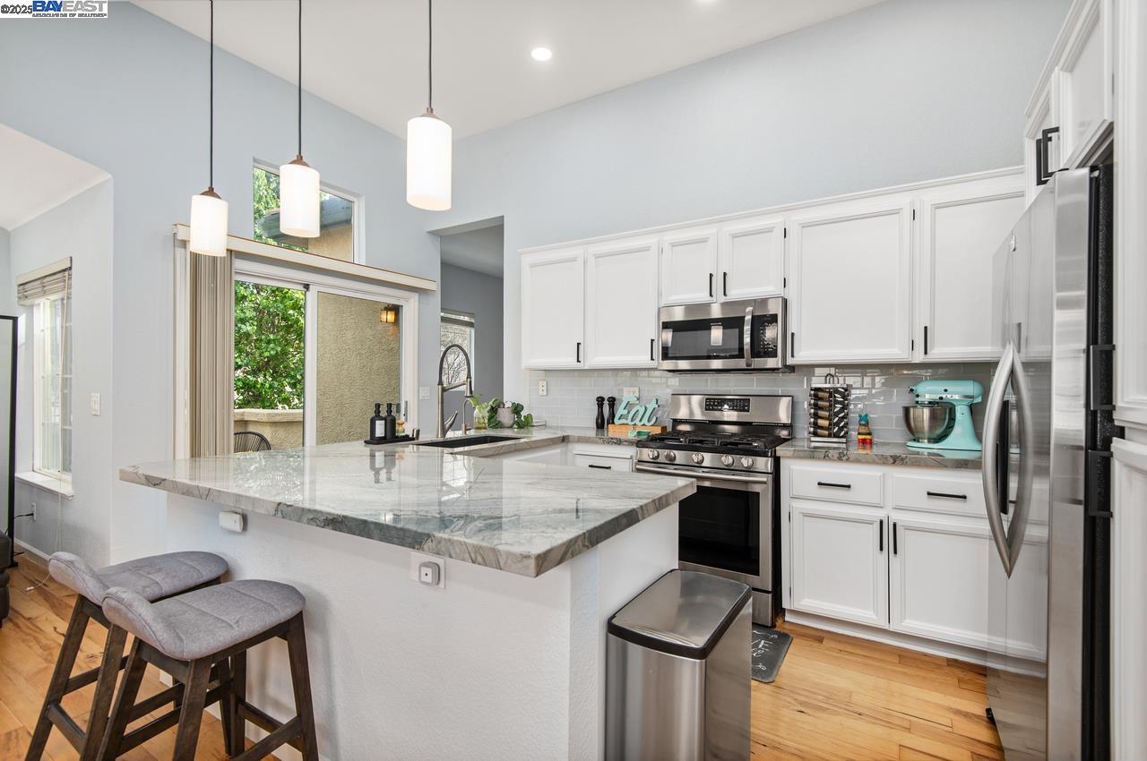 Detail Gallery Image 5 of 37 For 4181 Georgis Pl, Pleasanton,  CA 94588 - 2 Beds | 2 Baths