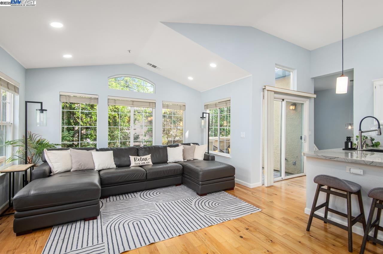Detail Gallery Image 8 of 37 For 4181 Georgis Pl, Pleasanton,  CA 94588 - 2 Beds | 2 Baths