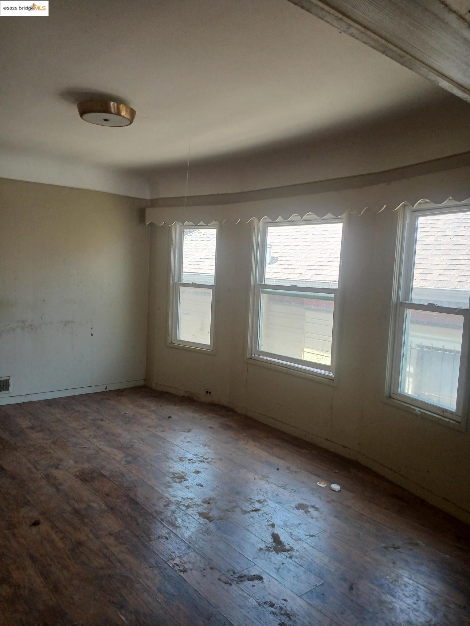 Detail Gallery Image 4 of 8 For 4075 Mera St, Oakland,  CA 94601 - 2 Beds | 1 Baths