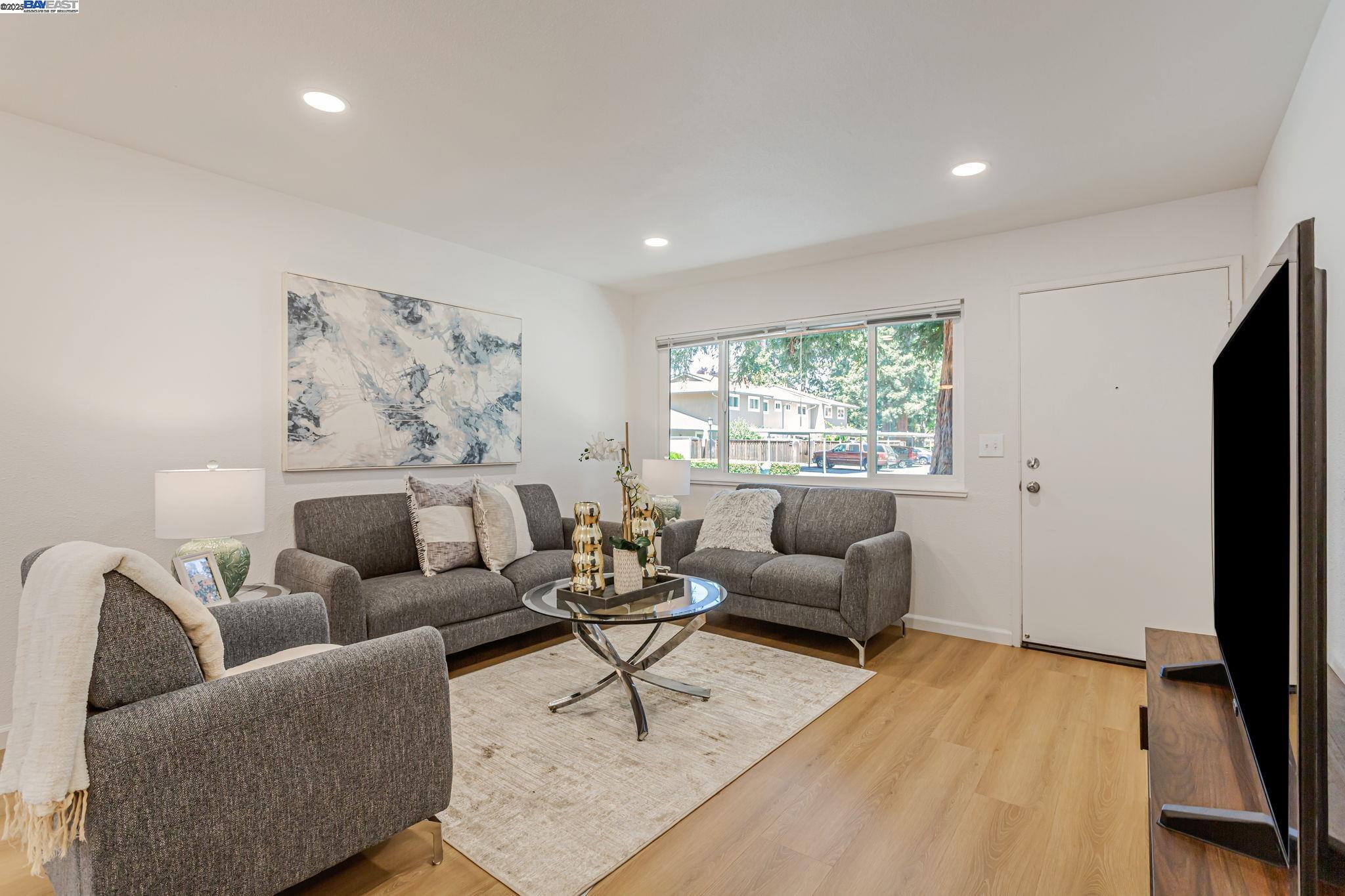Photo #5: 41094135 Listing: Photo #5