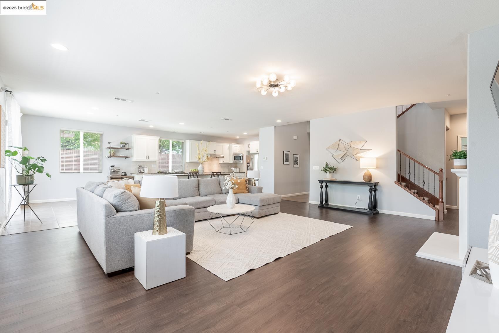 Detail Gallery Image 3 of 60 For 719 Monte Verde Ln, Brentwood,  CA 94513 - 5 Beds | 2/1 Baths