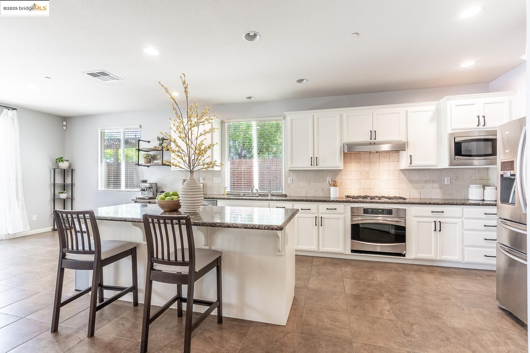 Detail Gallery Image 4 of 60 For 719 Monte Verde Ln, Brentwood,  CA 94513 - 5 Beds | 2/1 Baths